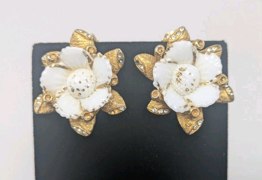 Vintage Lot Clip Screwback Earrings 22 Pair Hobe Trifari Lisner Avon Unbranded