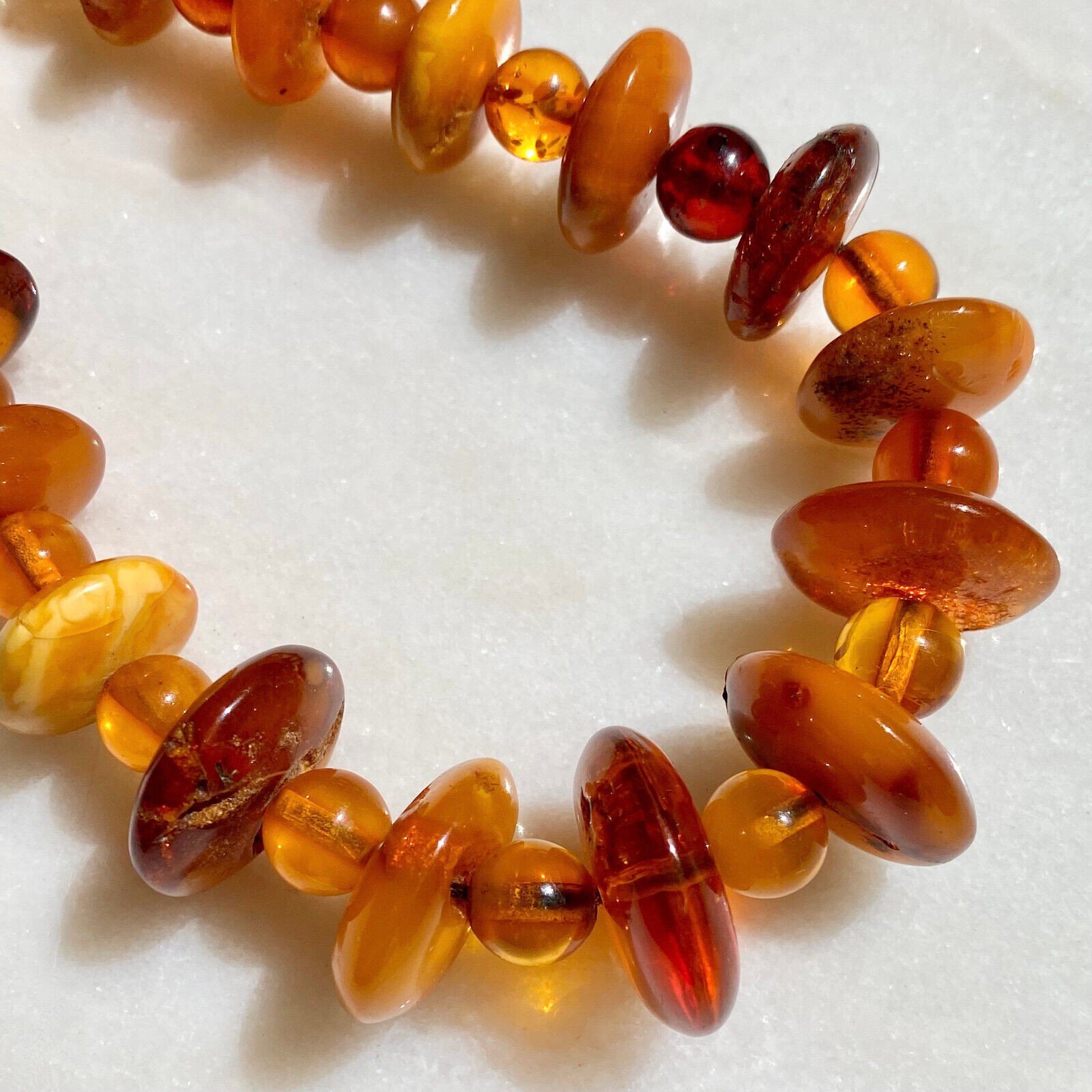 VTG BALTIC HONEY COGNAC BUTTERSCOTCH AMBER GRADUATED BEAD NECKLACE 64 GRAMS 27″