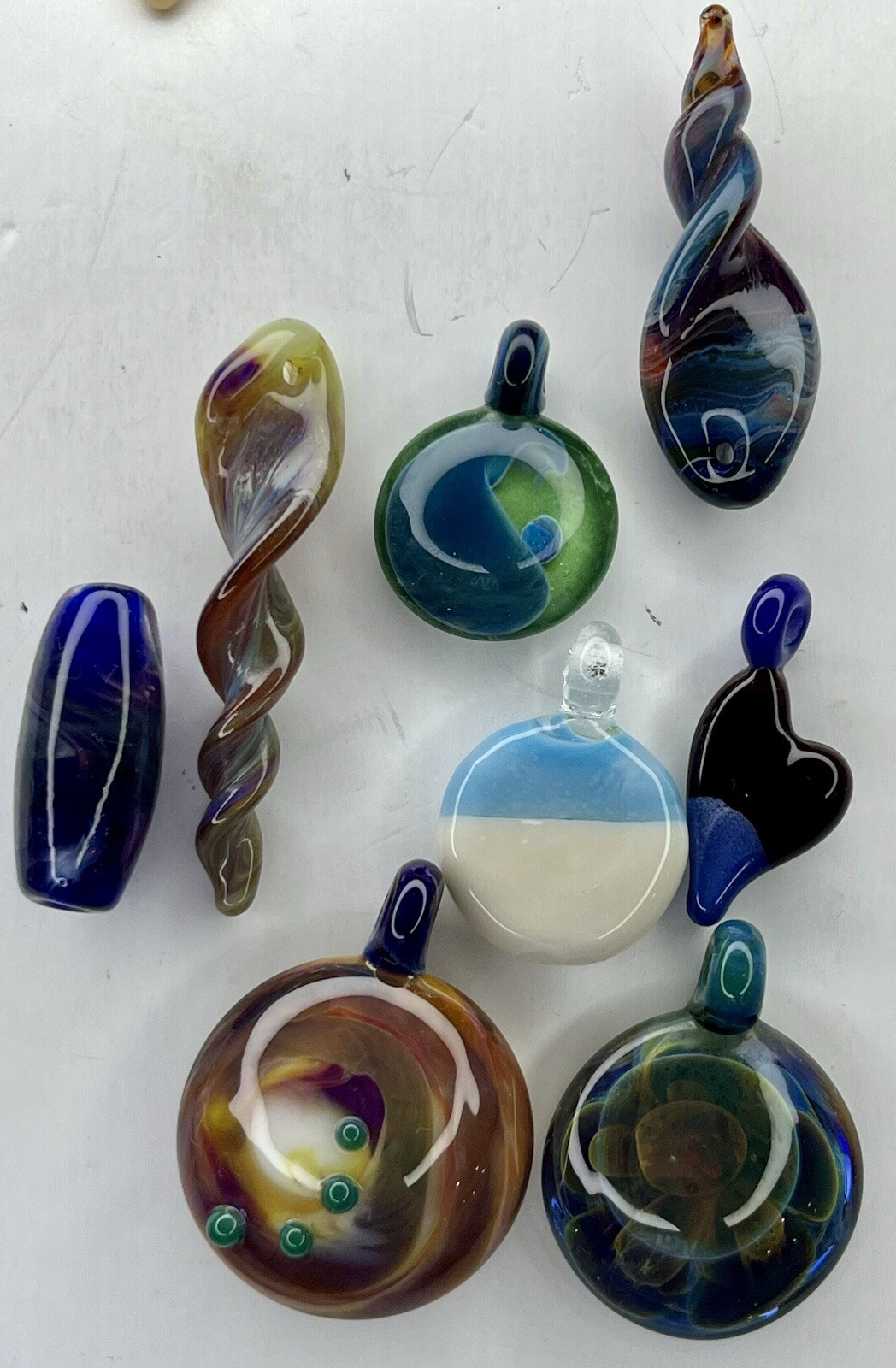 Lot Of 46 Artisan HandBlown Art Glass Flower Pendants Beads Murano Style In Case