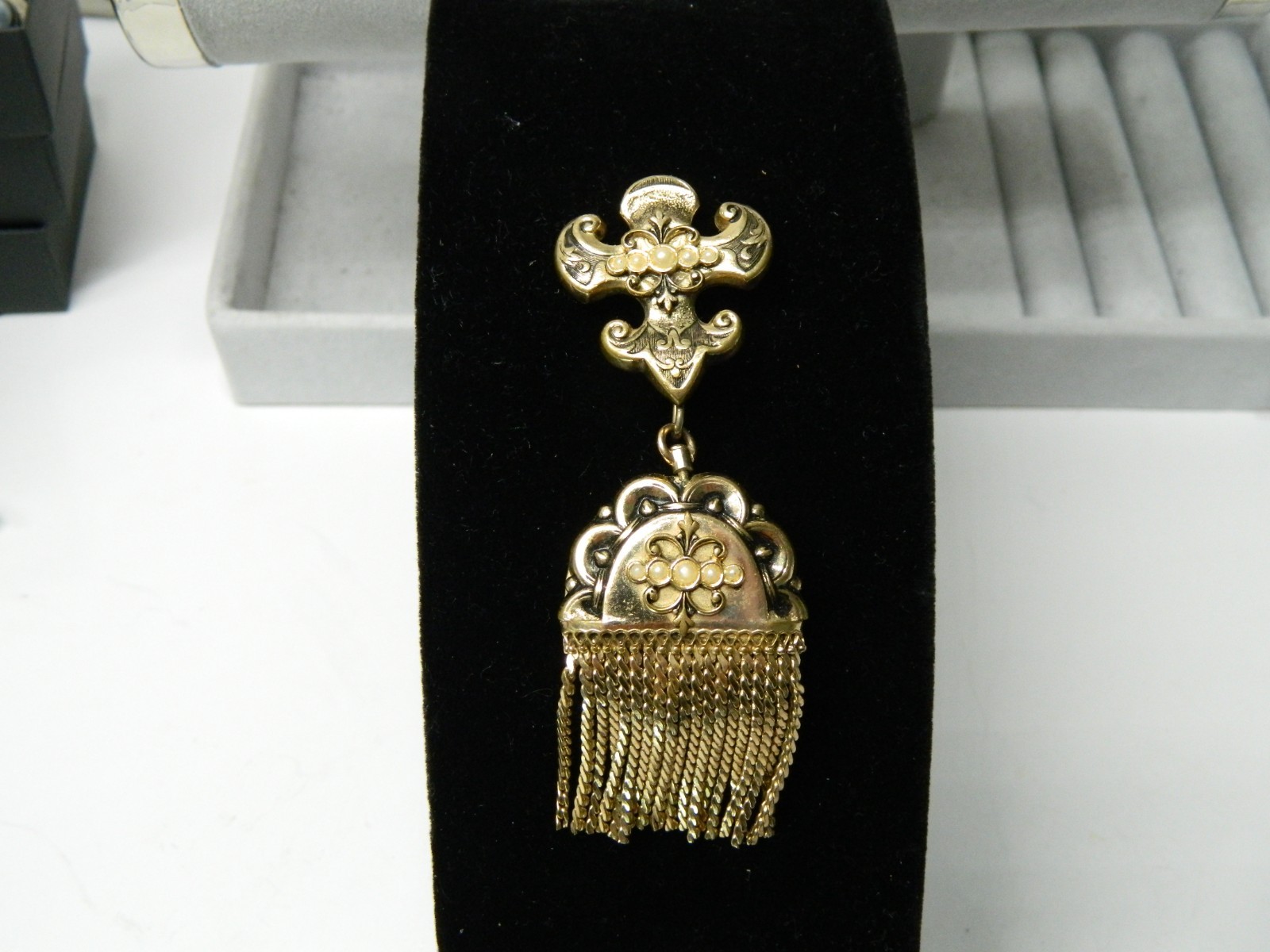 Vintage BANNER small hand reversable Brooch Pin Dangle wind-up Watch Gold Tone