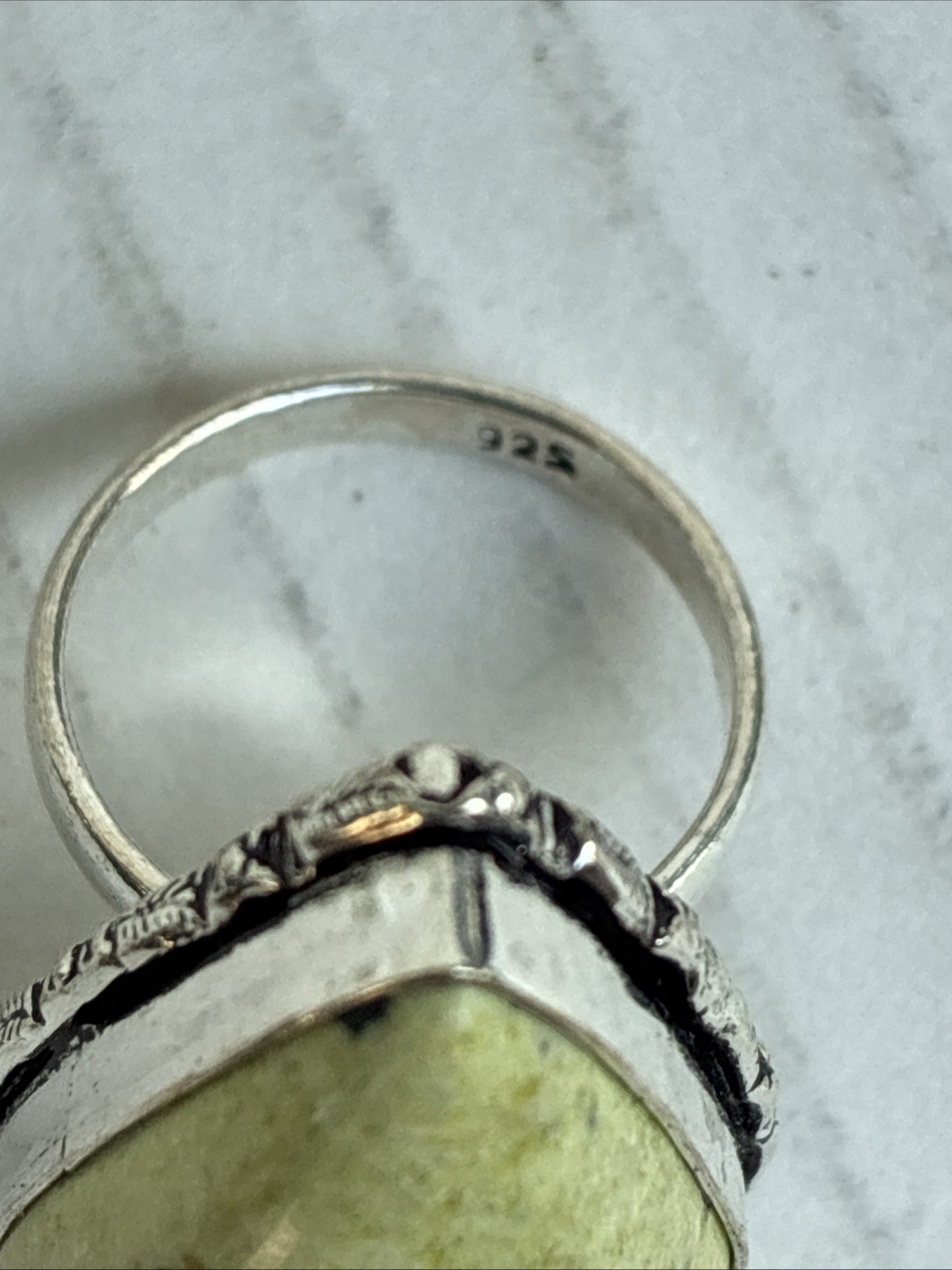 Vintage Boho Lime Green Serpentine Ring Teardrop Rope Marked 925 Size 6 READ
