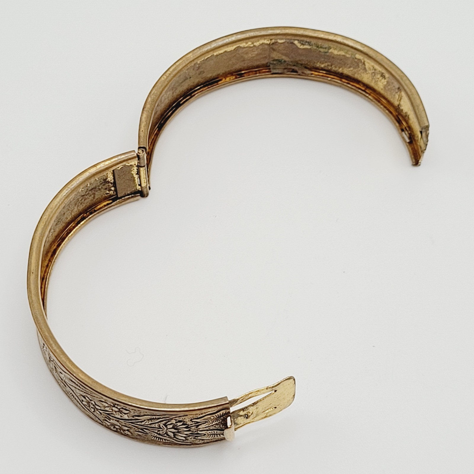 Victorian Style Brass Hinged Floral Embossed Gold Tone Metal Bangle Bracelet