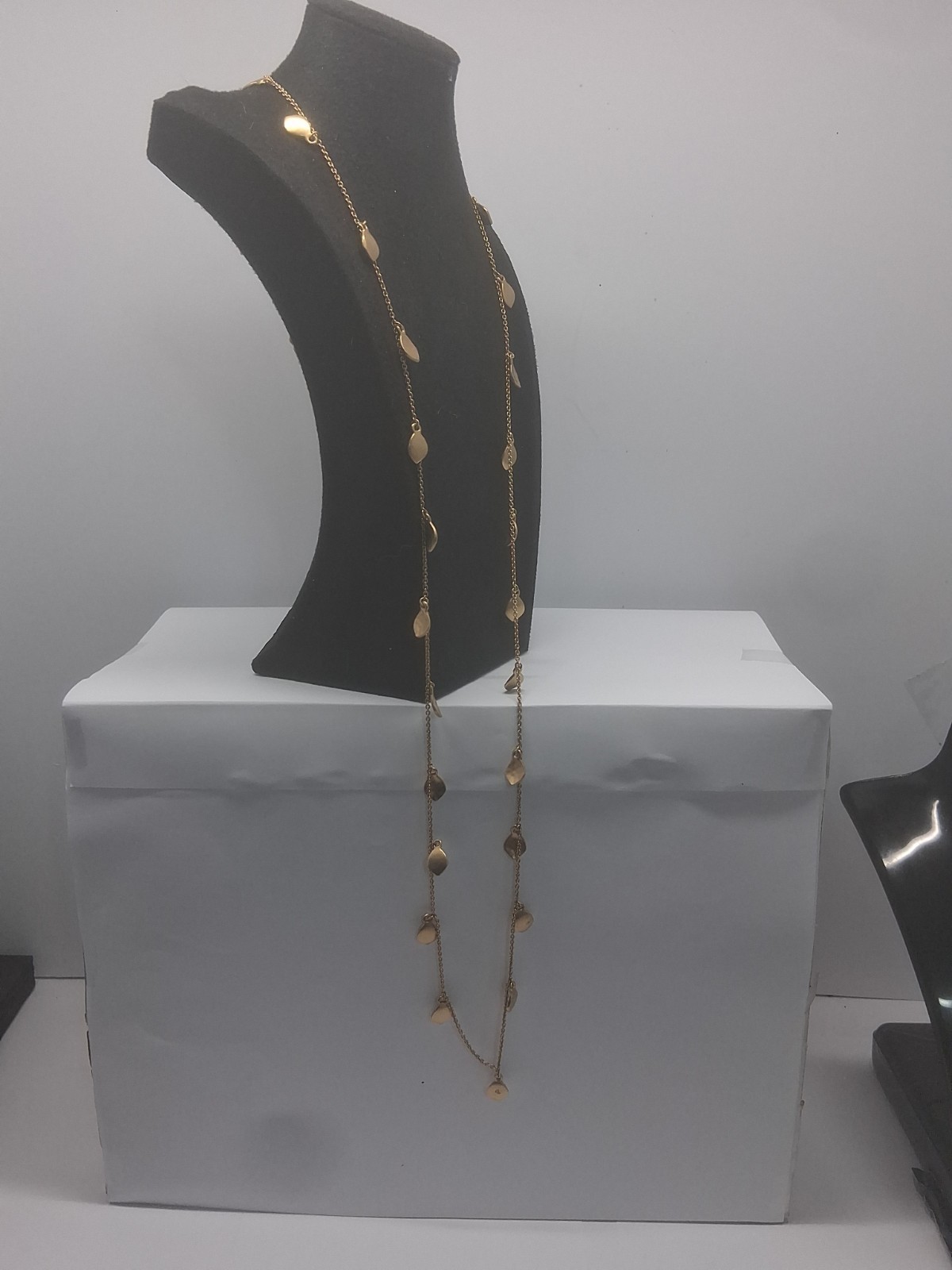 Vintage Ralph Lauren Gold Tone Hammered Leaf Graduated Dangle Station Necklace
