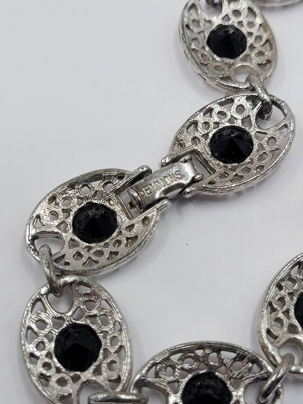 Vintage Emmons Oval Link Bracelet With Black Faceted Silver Tone