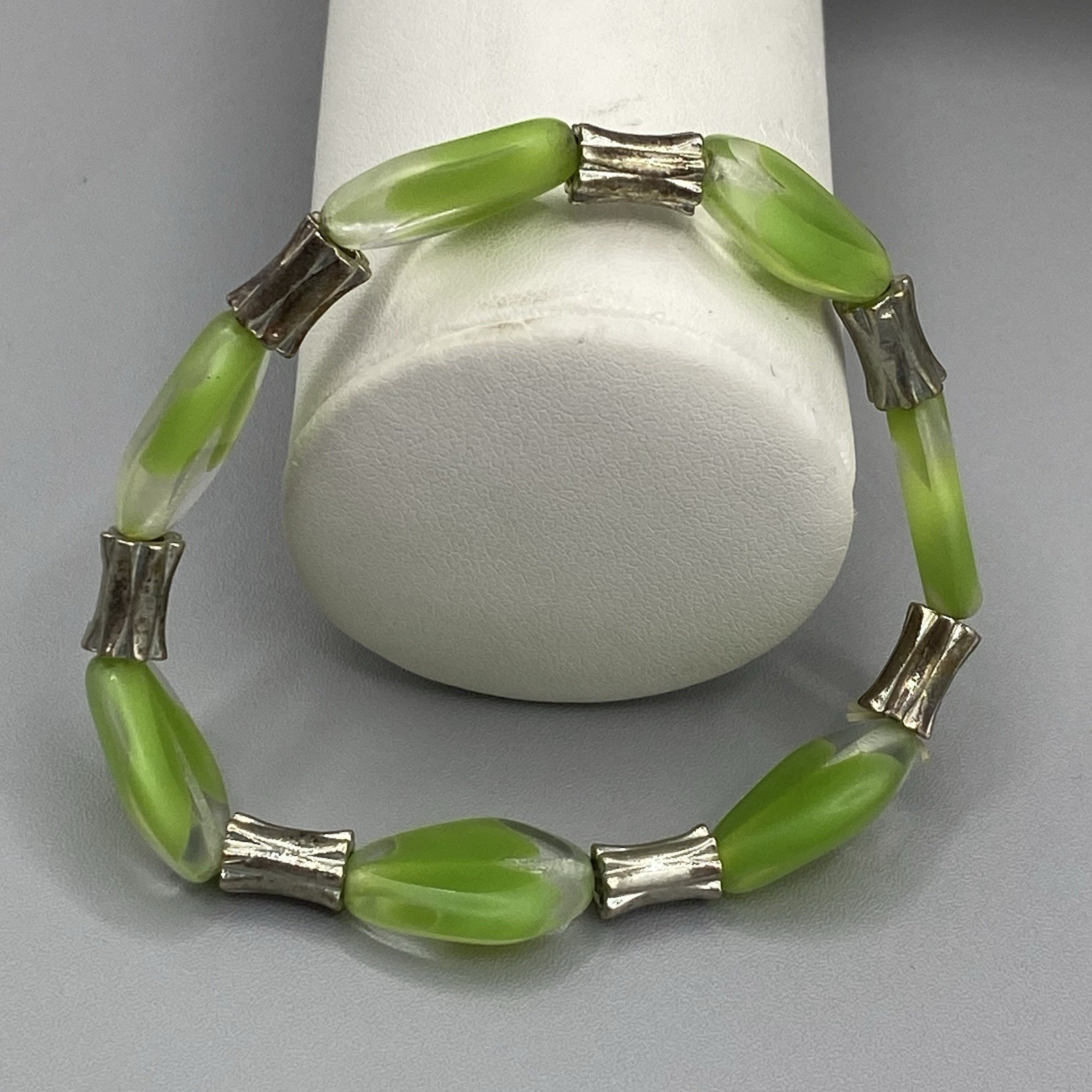 Lime Green Givre Glass Beaded Bracelet Stretch Silver Tone Spacers 6.5″