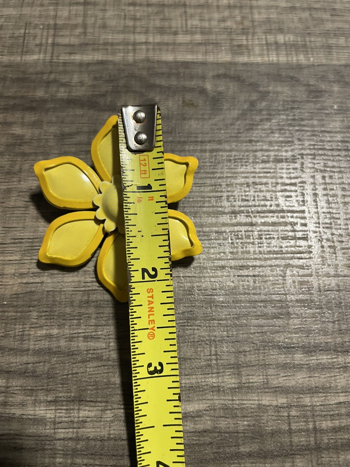 Vintage Floral Brooch Pin Yellow And Green Enamal Beautiful! VTG.