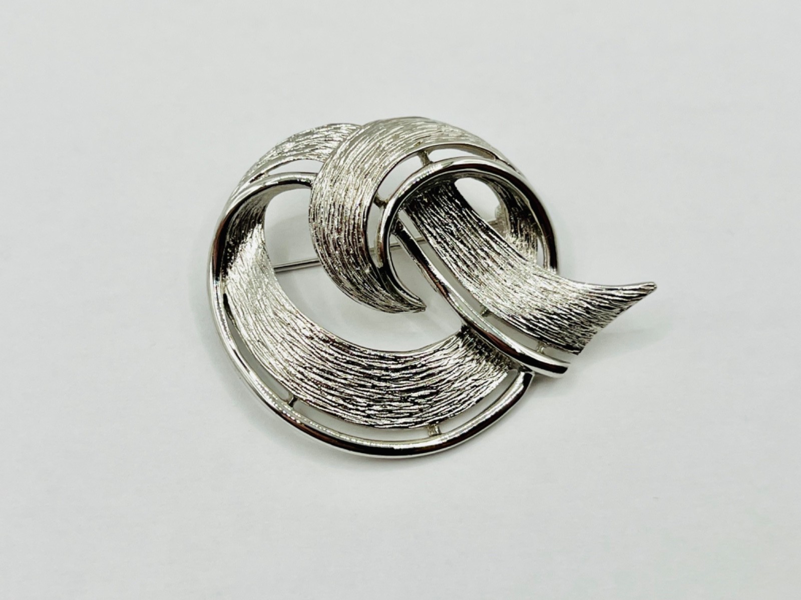 Vintage Silver Tone Abstract Ribbon Swirl Brooch