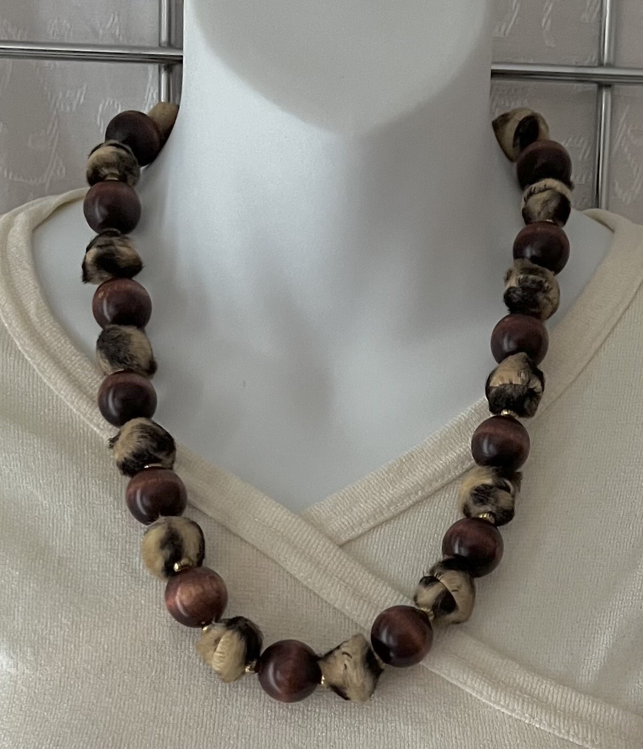 Vintage Chunky Leopard Faux Fuzzy Fur & Wood Beads 23” Gold Tone Necklace