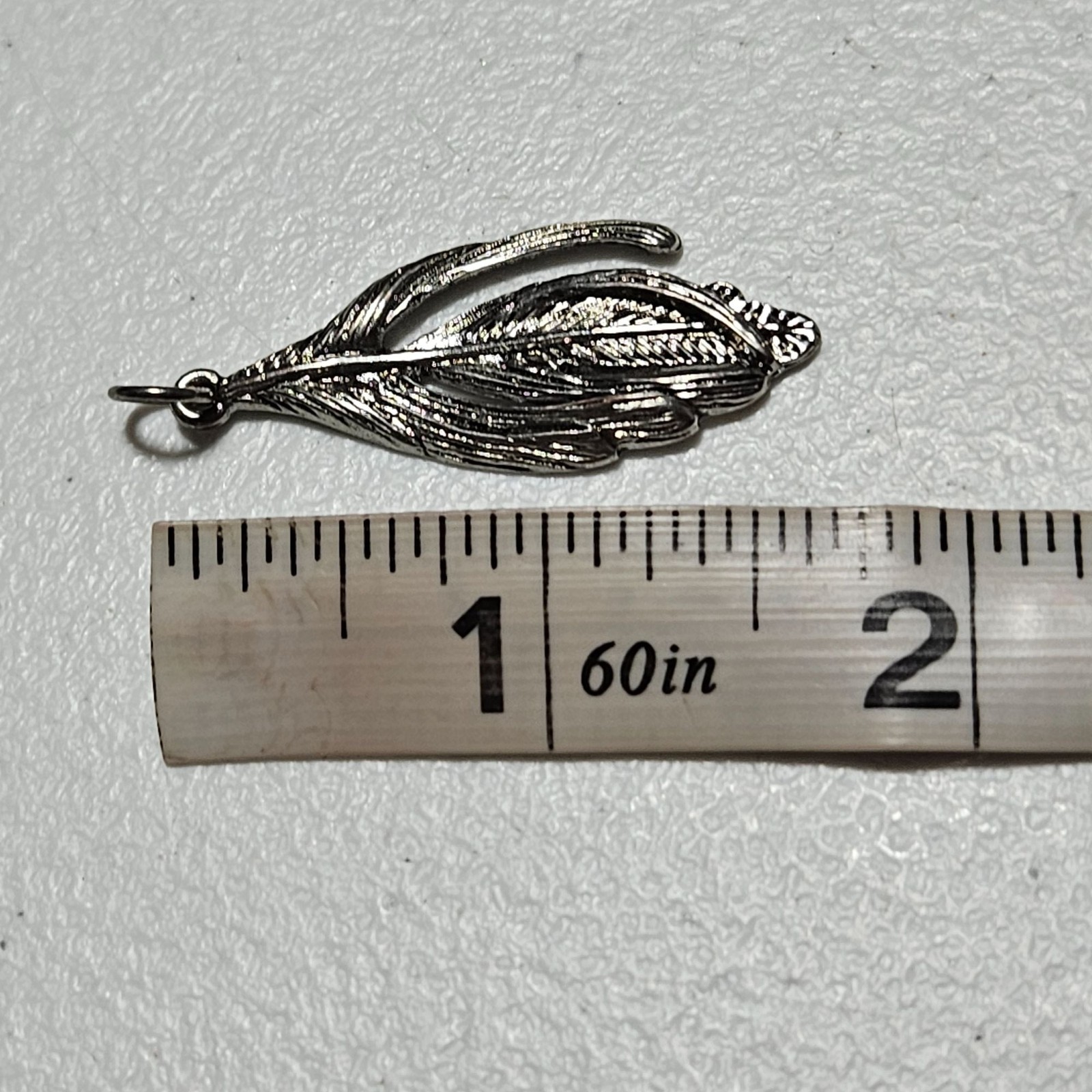 Vintage Leaf Pendant Charm Southwest Nature Silver Tone Fashion Jewelry Women
