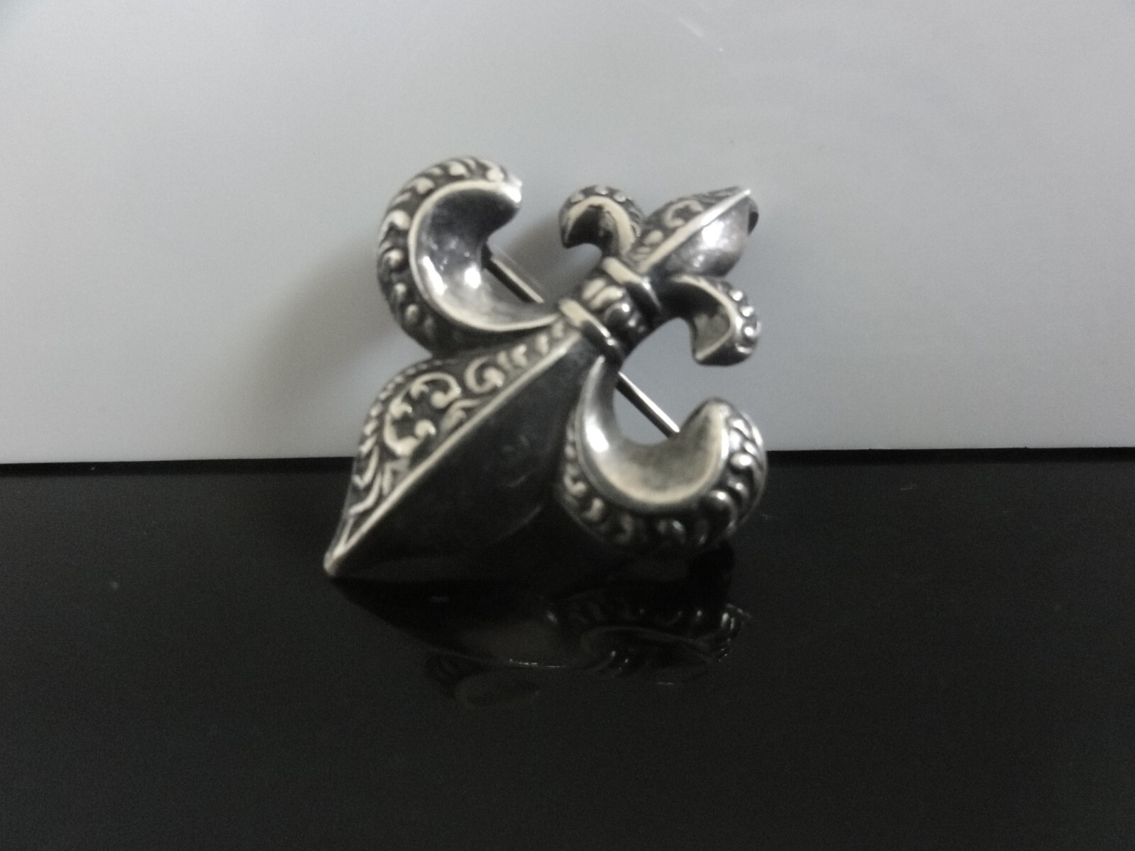 Antique Lovely Embossed 925 Sterling Silver Lily Flower Revere Brooch Pendant