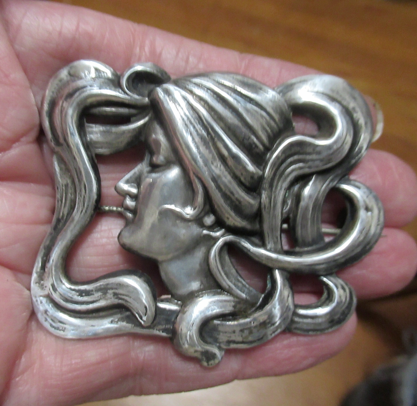 LARGE VINTAGE ART NOUVEAU STERLING TOP BROOCH, WILLIAM KERR DESIGN, 2 3/8 INCHES