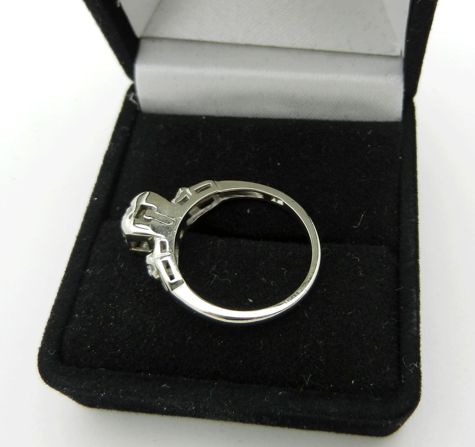 VINTAGE Art Deco solid 14k WHITE GOLD Diamonds Ring size 6