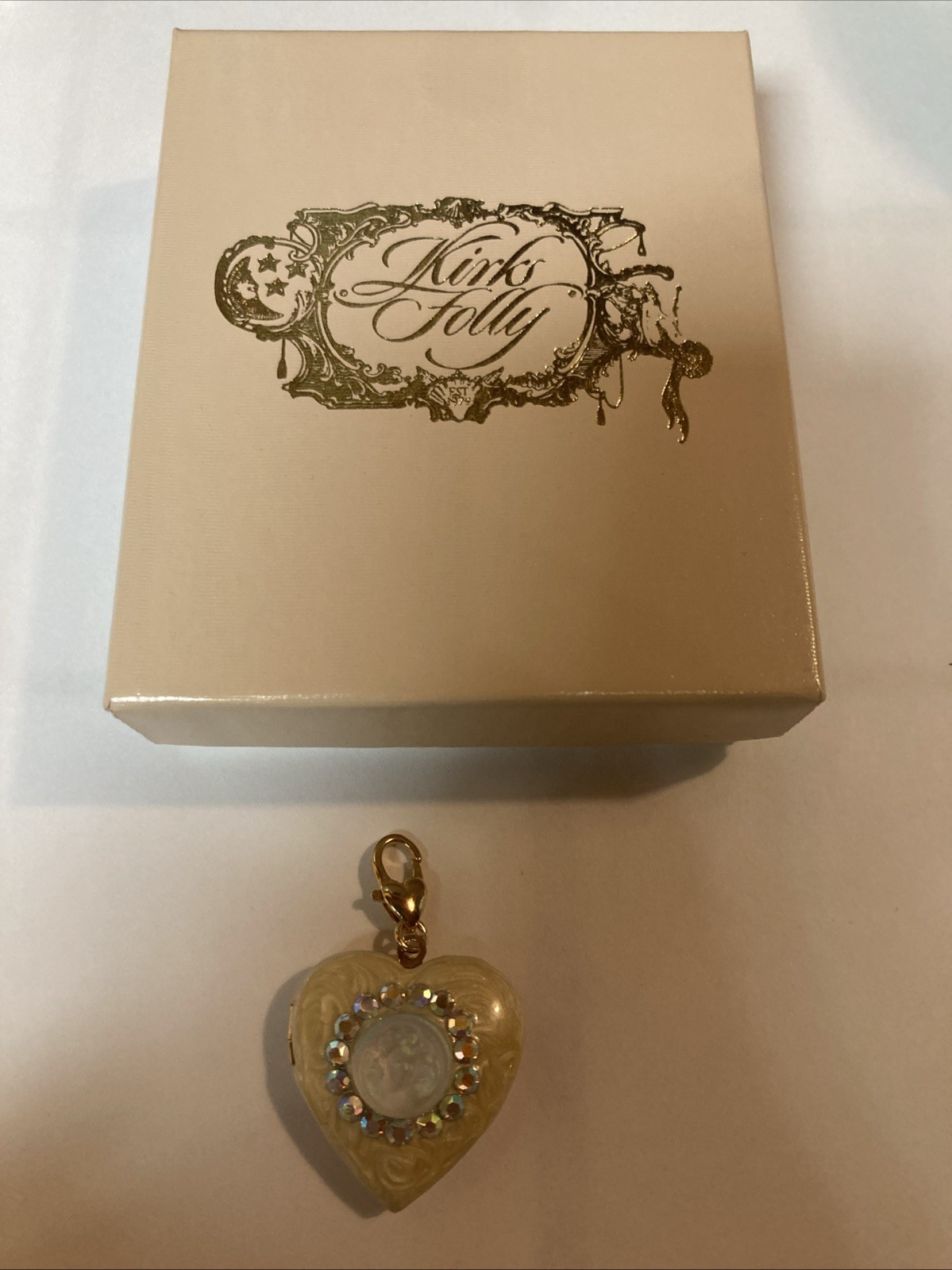 Kirks Folly Glass Dream Angel Cameo heart-Shaped Locket