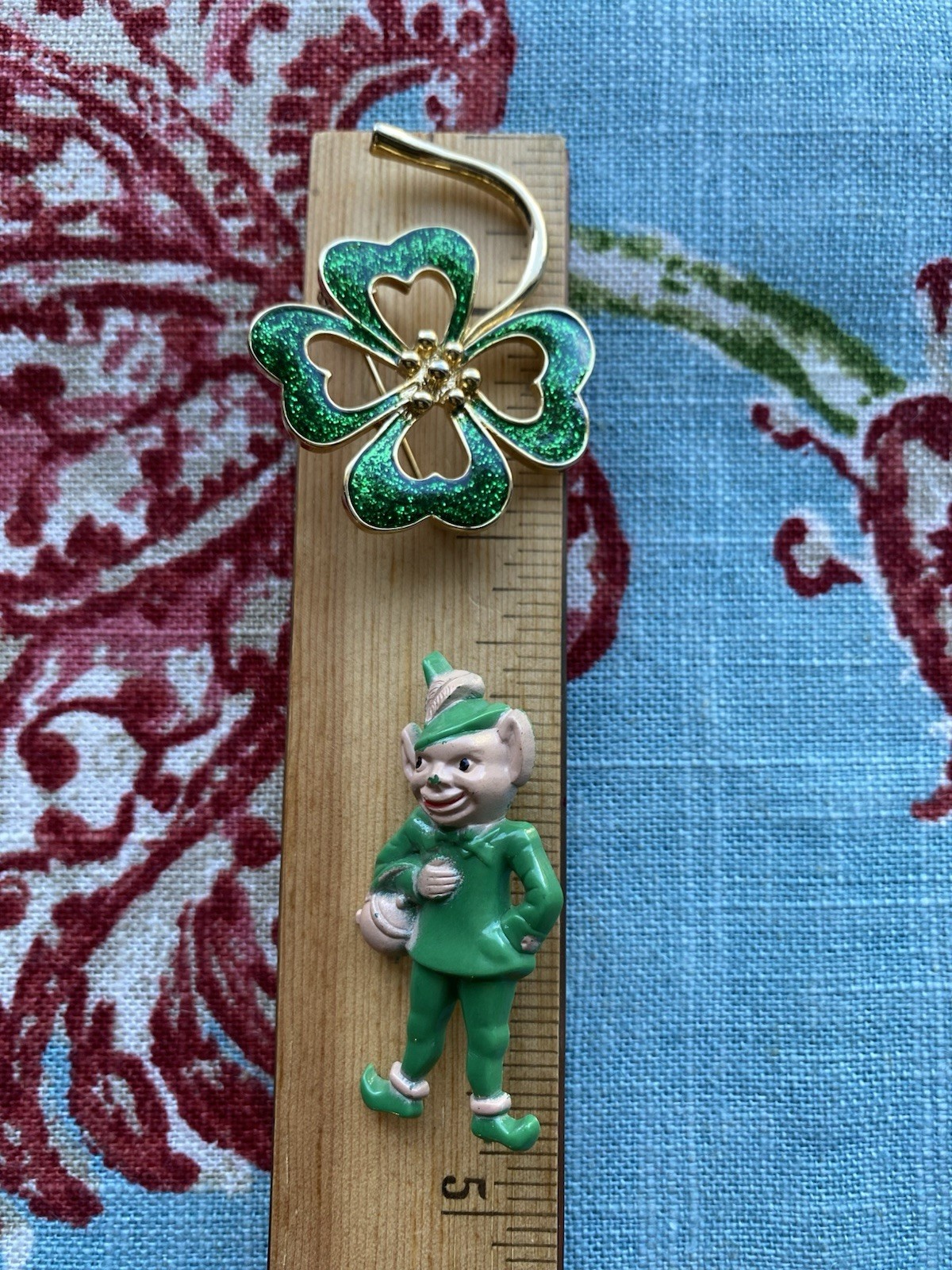 St Patrick’s Day Green Four Leaf Clover and Leprechaun Brooch Pin