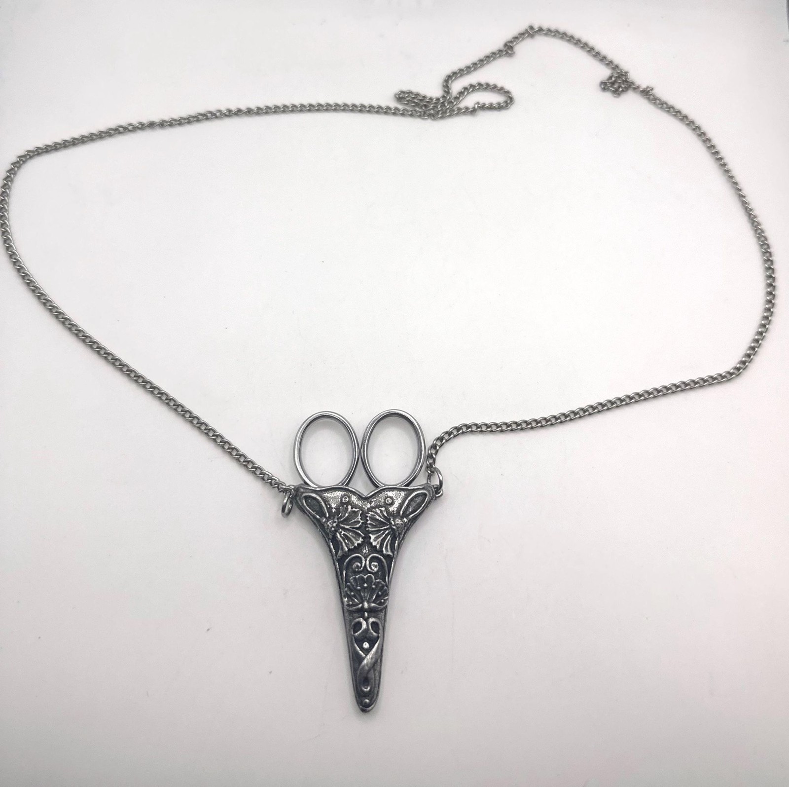 Vintage pewter floral made in England embroidery sewing scissor holder necklace