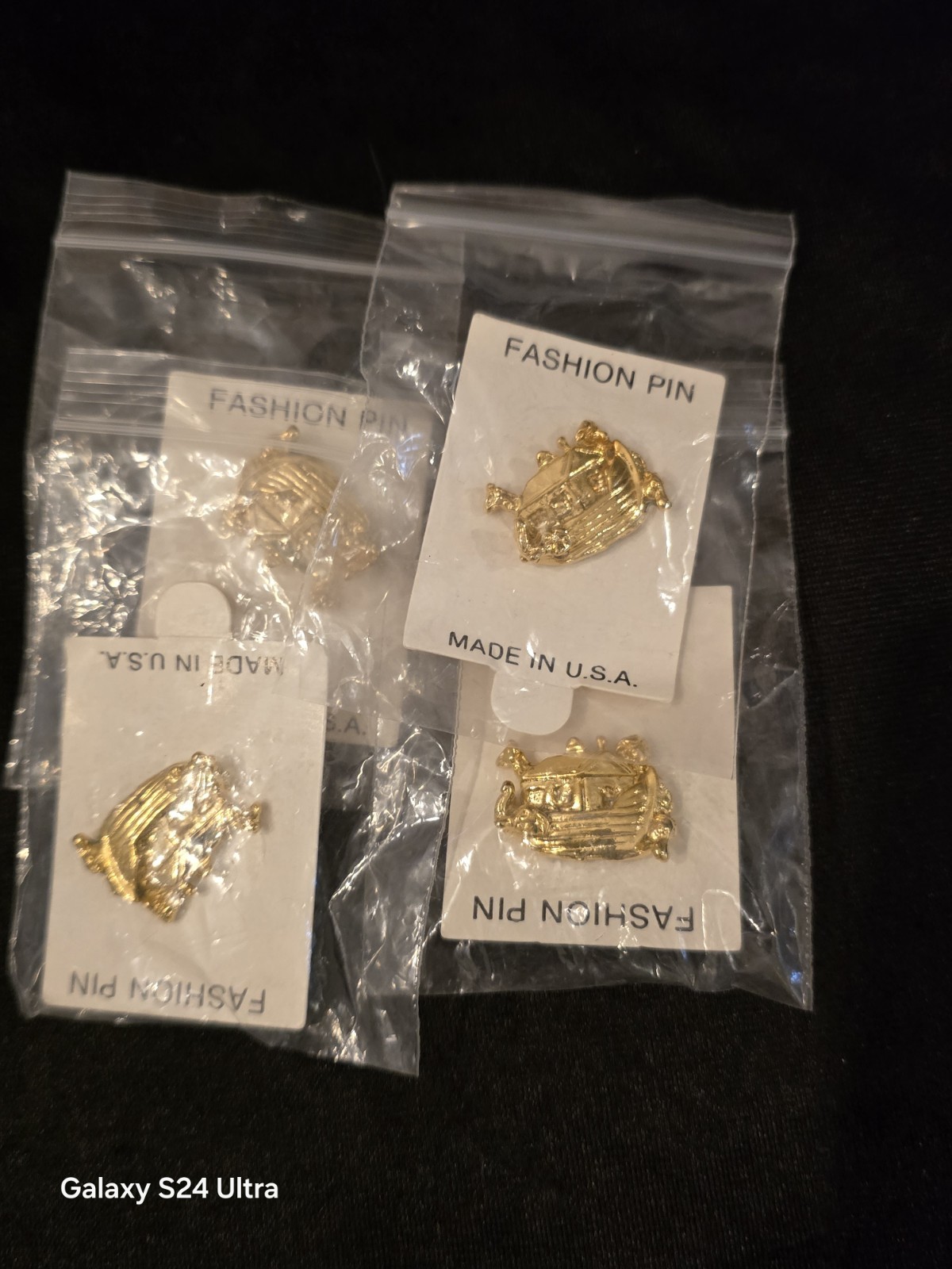 Lot of 4 Noah’s Ark Pin Goldtone. Made In USA New Old Stock