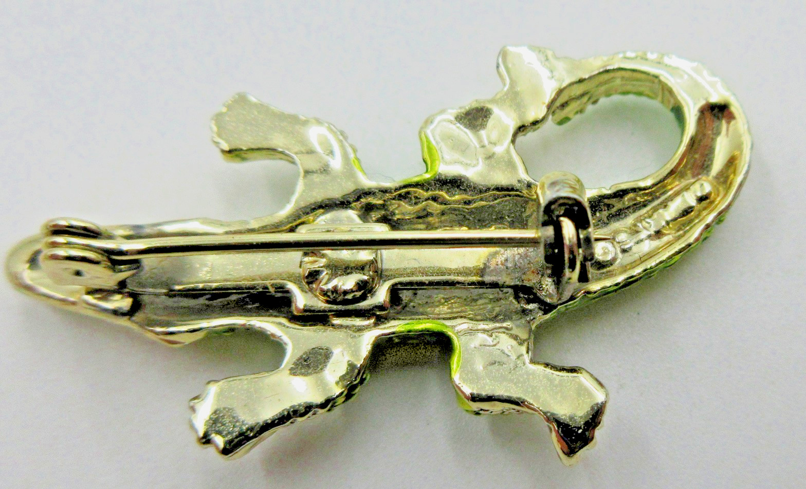 VTG TEXTURED light lime green ALLIGATOR Brooch Pin gold tone mtl enamel Jewelry