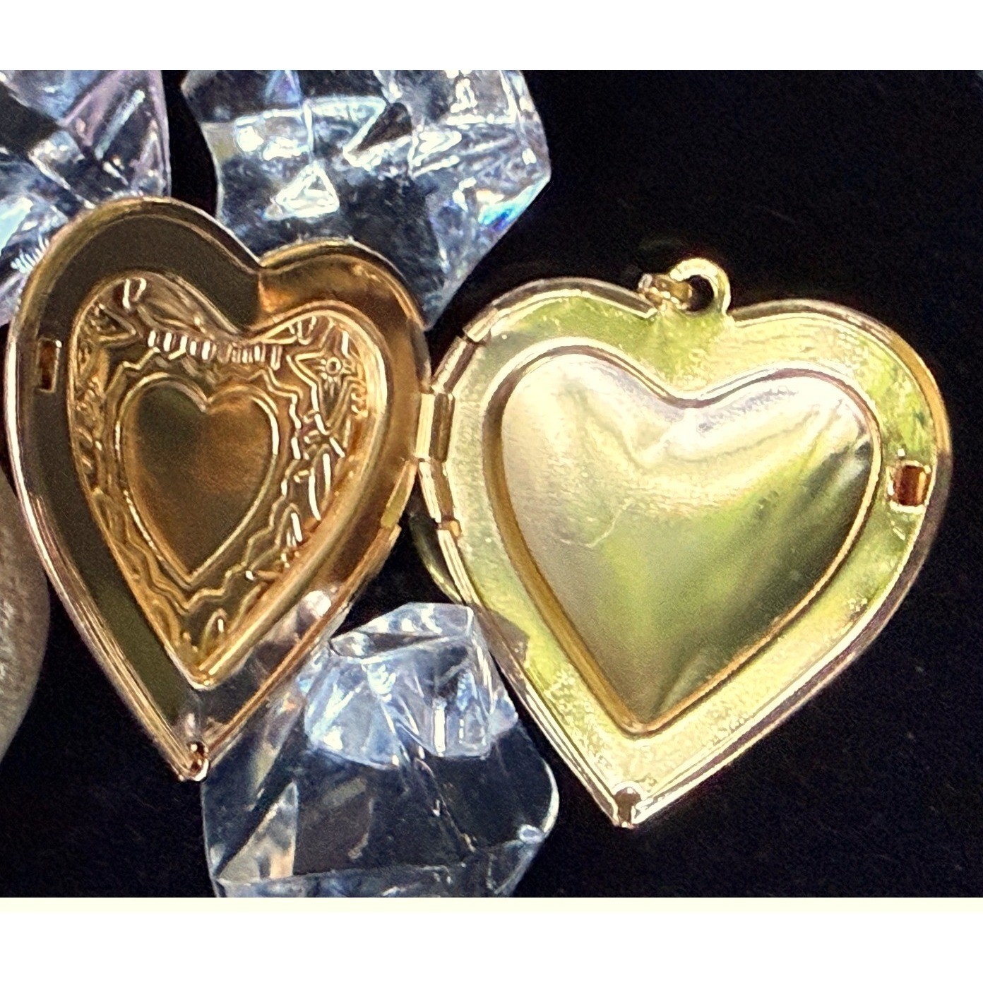 Gold Heart Locket Necklace | Classic Romantic Keepsake Pendant 18k Gold Filled