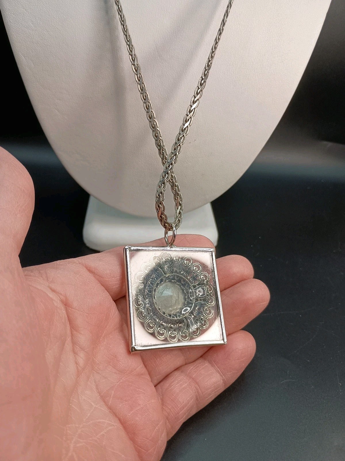 Vintage Blue Purple Rivoli Crystal Pendant Necklace Faceted Silver Tone Filigree