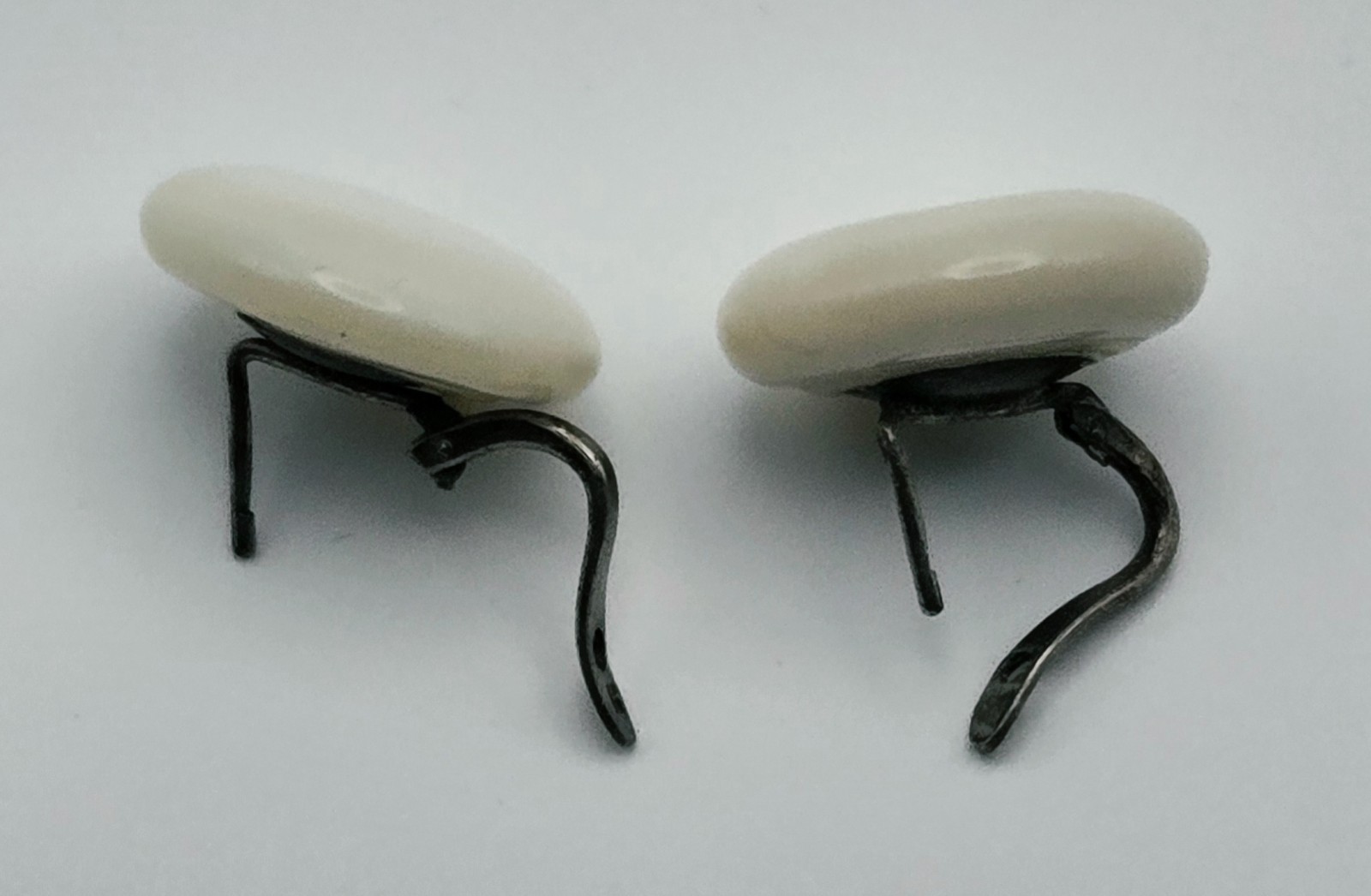 Vintage 1940s Mother of Pearl Iridescent Domed Button Screw-Back Earrings