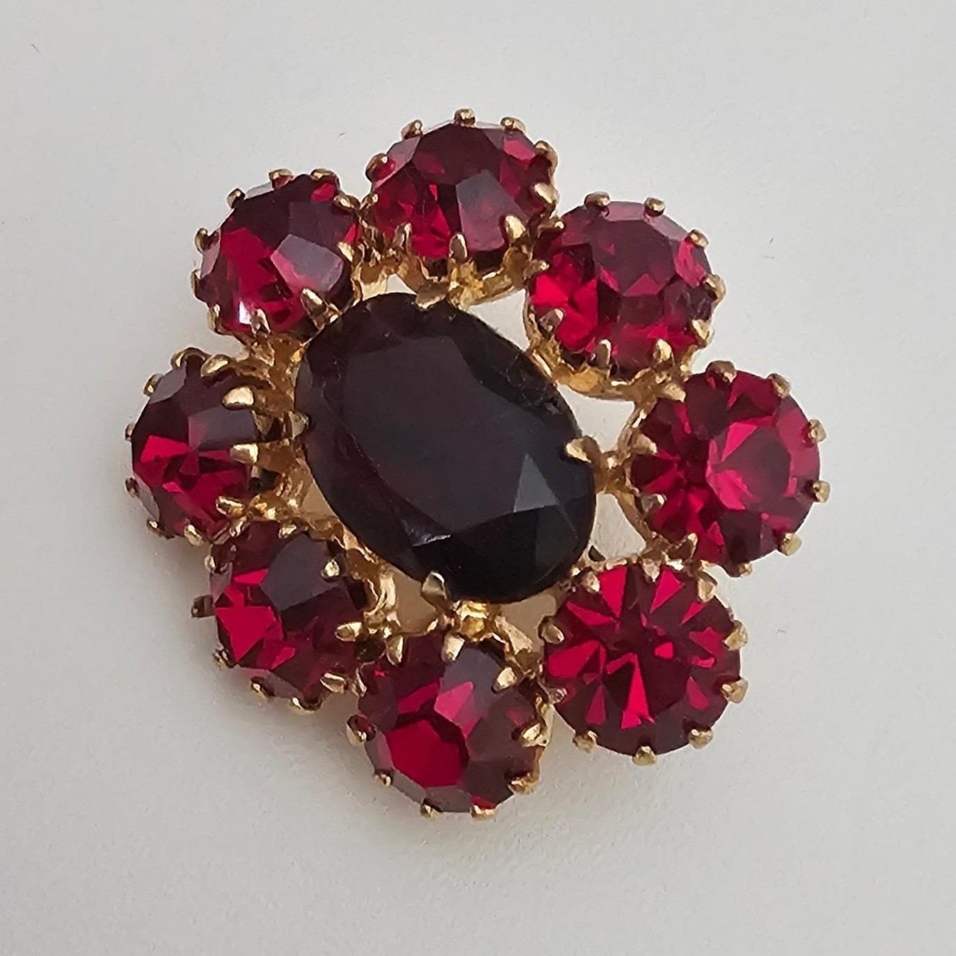 Vtg Deep Red Rhinestone Brooch Gold Tone Oval Center Floral Cluster Statement