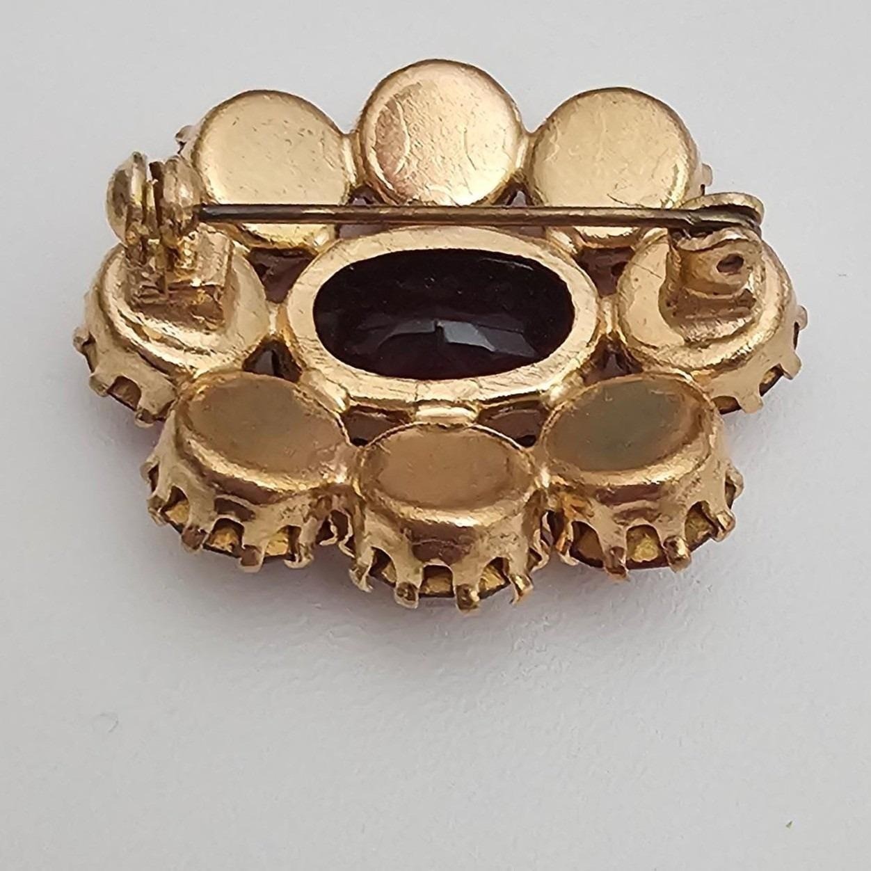 Vtg Deep Red Rhinestone Brooch Gold Tone Oval Center Floral Cluster Statement