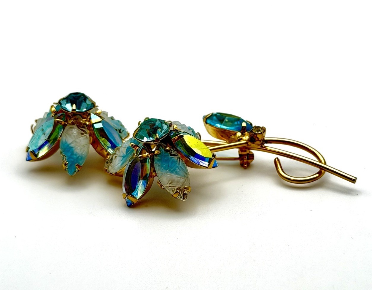 Vintage Blue Aqua Aurora Borealis Rhinestone Flower Brooch Pin Gold Tone MCM