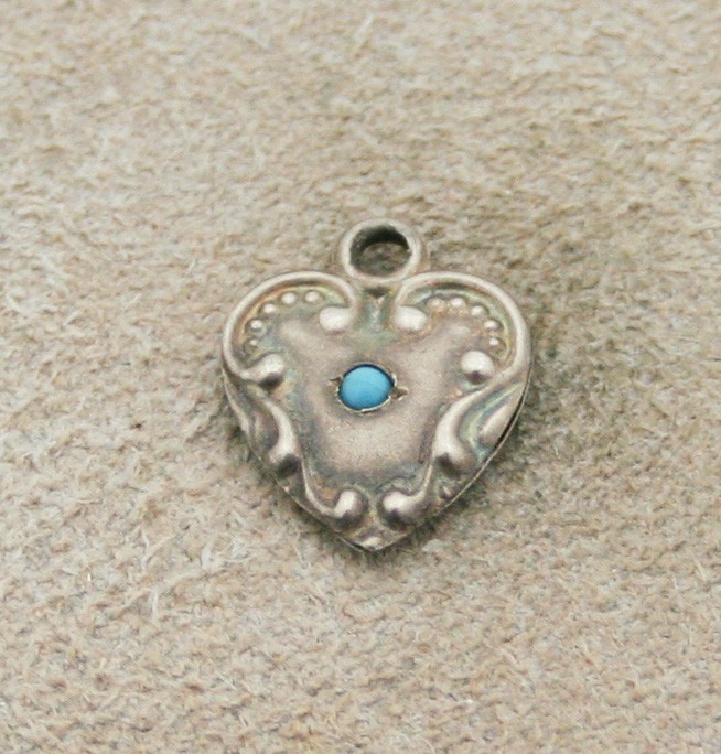 VICTORIAN VINTAGE STERLING HEART CHARM – Beading & Swirls Border & Inset Bead