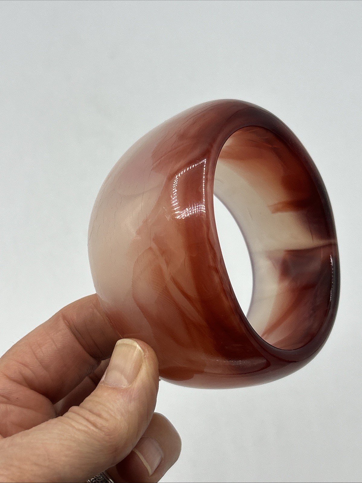 Vtg Lucite Plastic Redish Brown Chunky Bangle Bracelte inside 8″