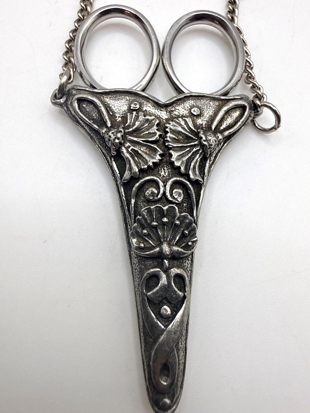 Vintage pewter floral made in England embroidery sewing scissor holder necklace