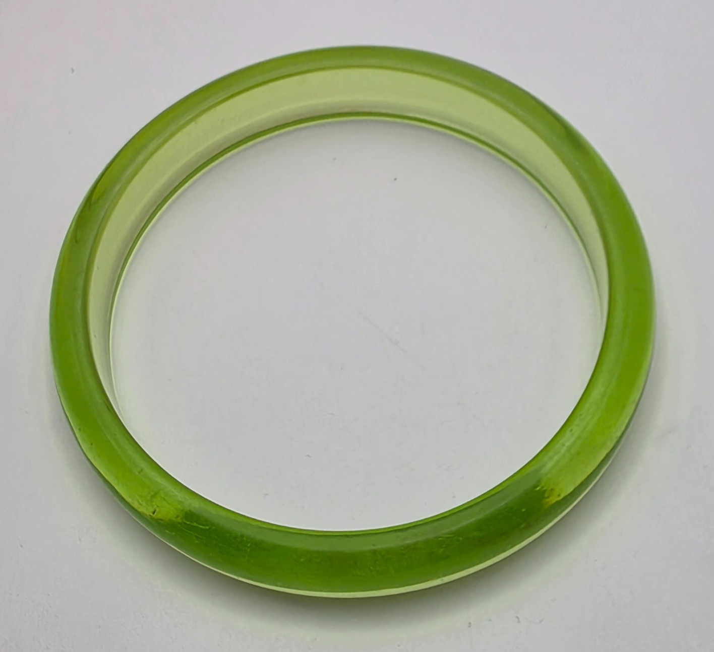 Vintage Translucent Avocado Green Lucite Bangle Bracelet 8″ 12.5mm Wide