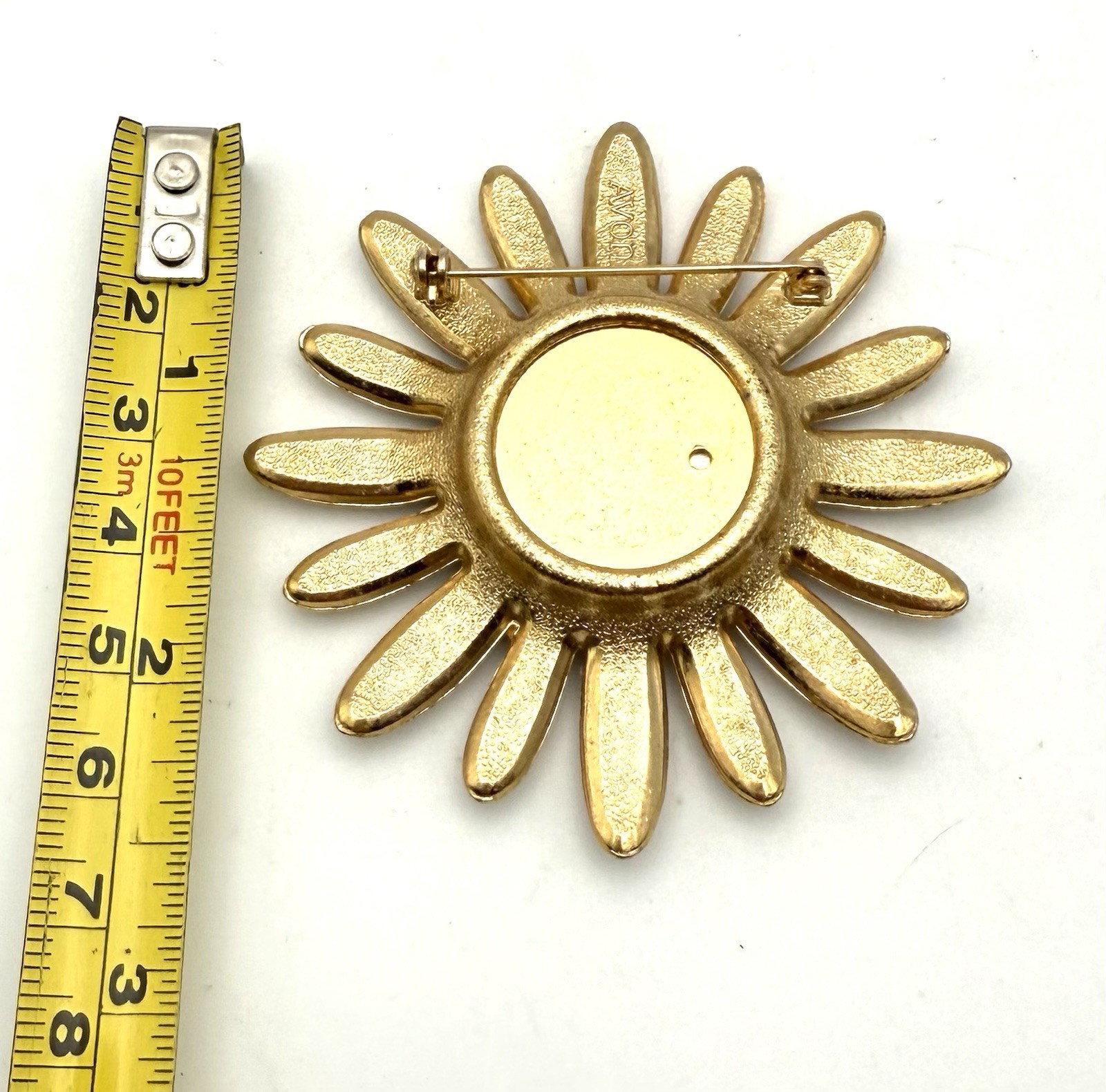 Vintage AVON Daisy Flower Brooch Pin Solid Perfume 2 5/8” Almost FULL!