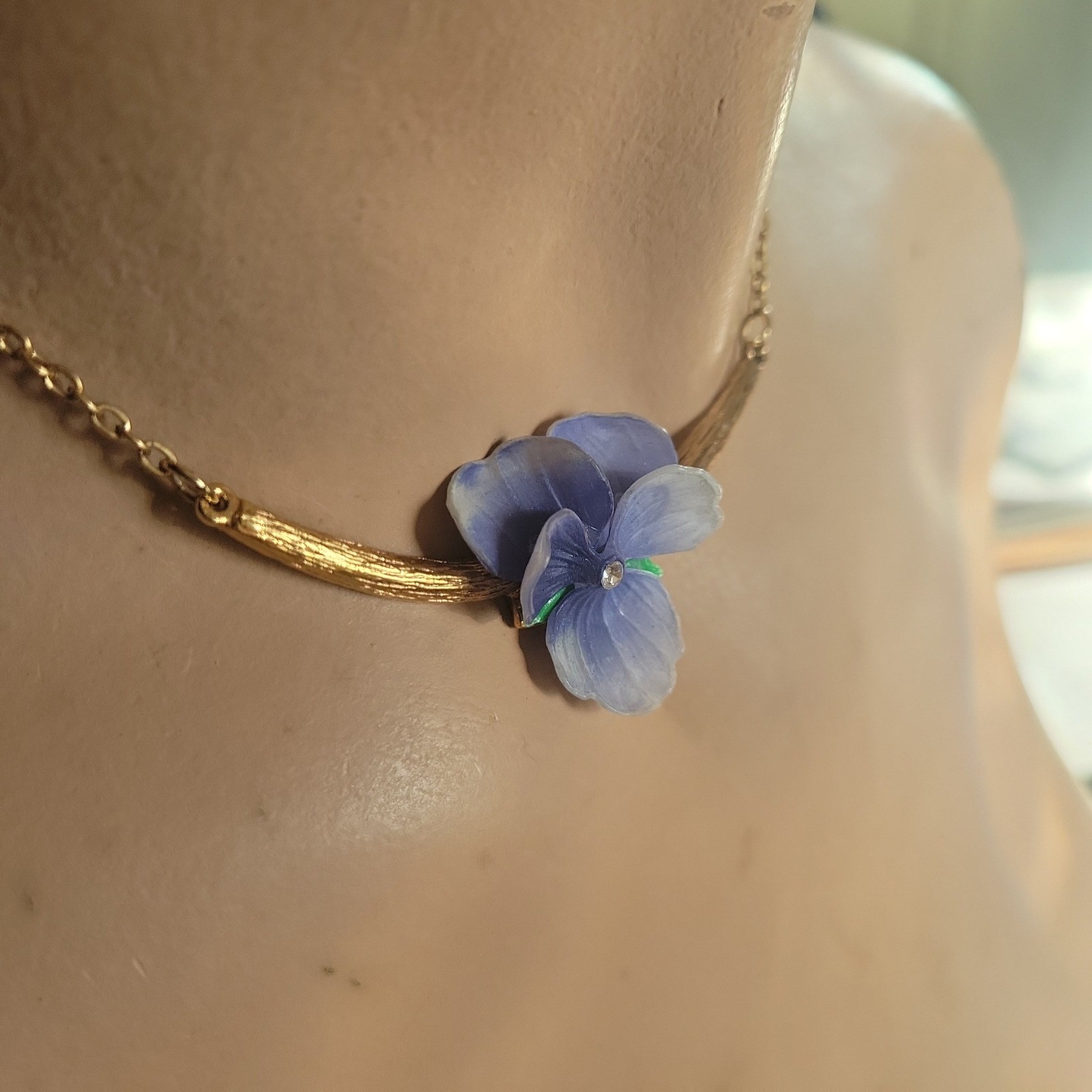 Vintage 90s Purple Enamel Pansy Flower Gold Tone Necklace 16L Cottagecore 90s