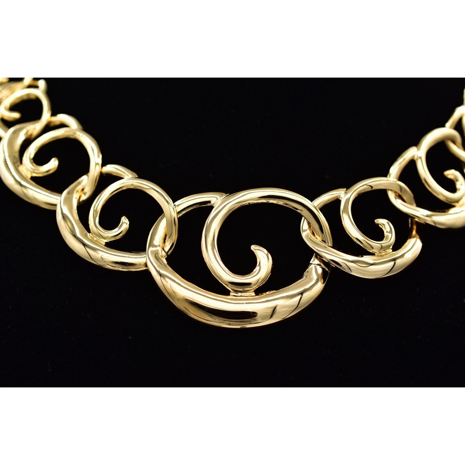 Vintage Collar Necklace Gold Tone Lightweight Metal Chain Shiny NOS 1980s BinA14