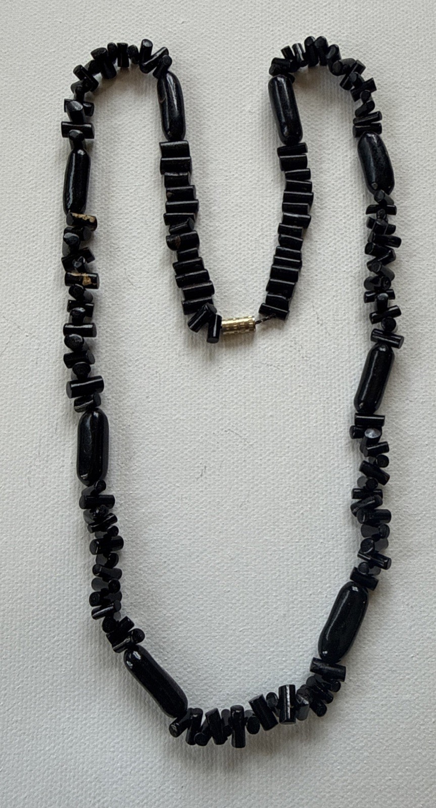 Vintage Natural Black Coral Geometric Beaded Necklace Gold Tone Barrel Clasp 21”