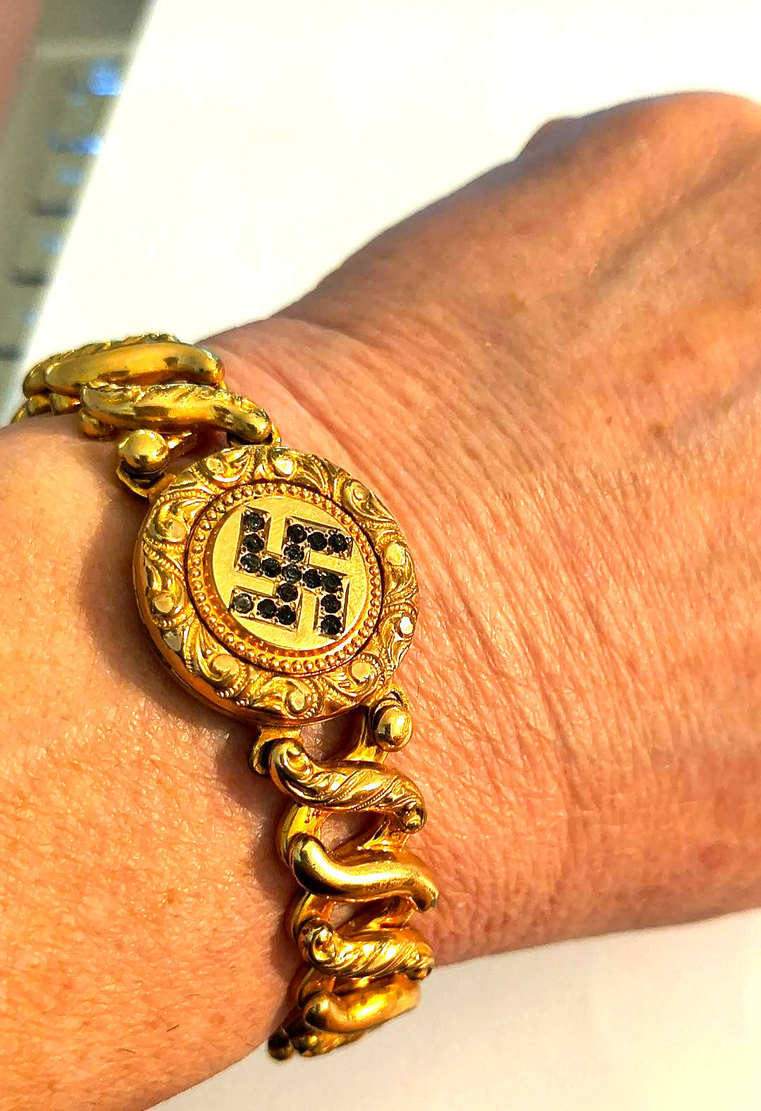 Vintage Gold Color Secret poison Locket Expansion Bracelet Good Luck