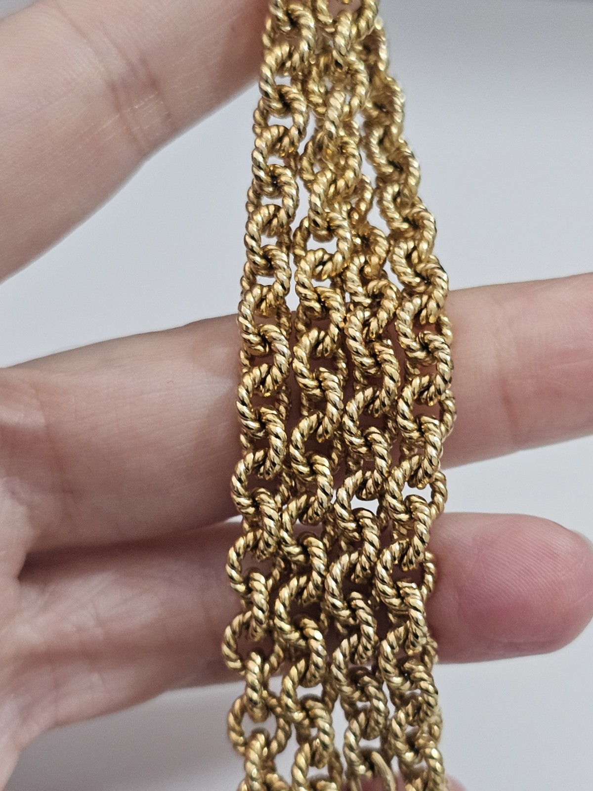 VINTAGE RARE 1971 NAPIER BERTOLLI CORAL GOLDTONE CHAIN 24″ NECKLACE PENDANT BOOK
