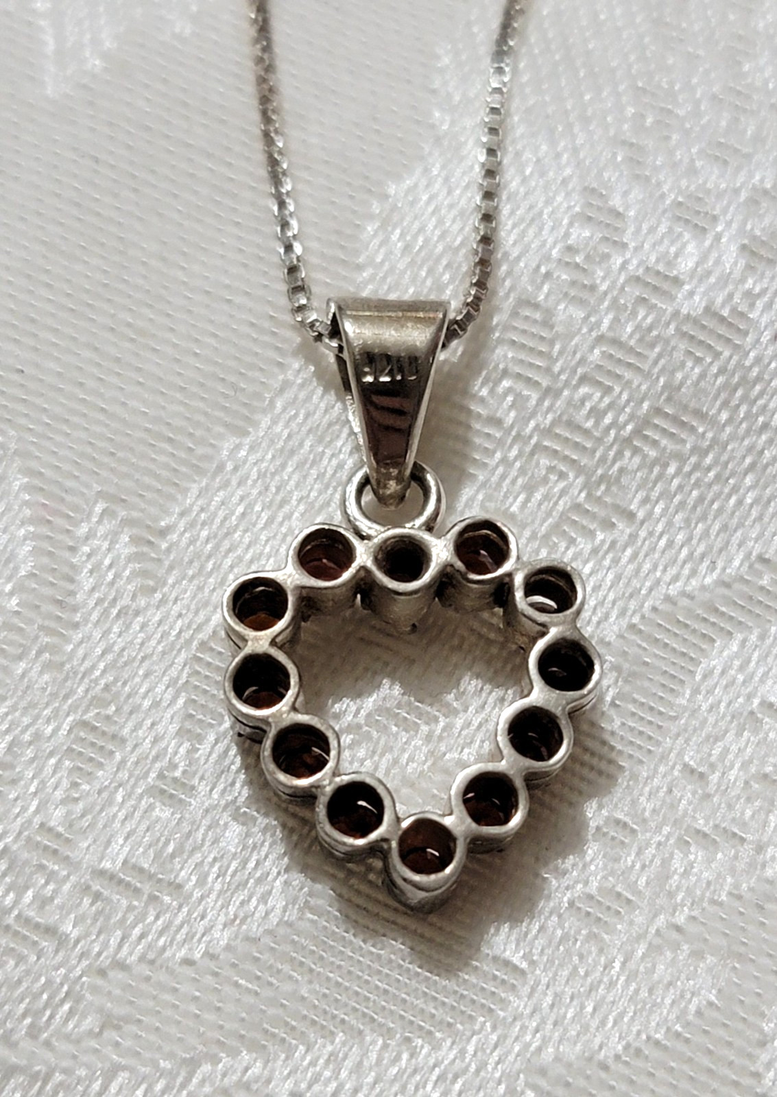 VTG 925 HEART PENDENT CLEAR RED STONES OUTLINE W/ 925 ITALY 20″ CHAIN NECKLACE