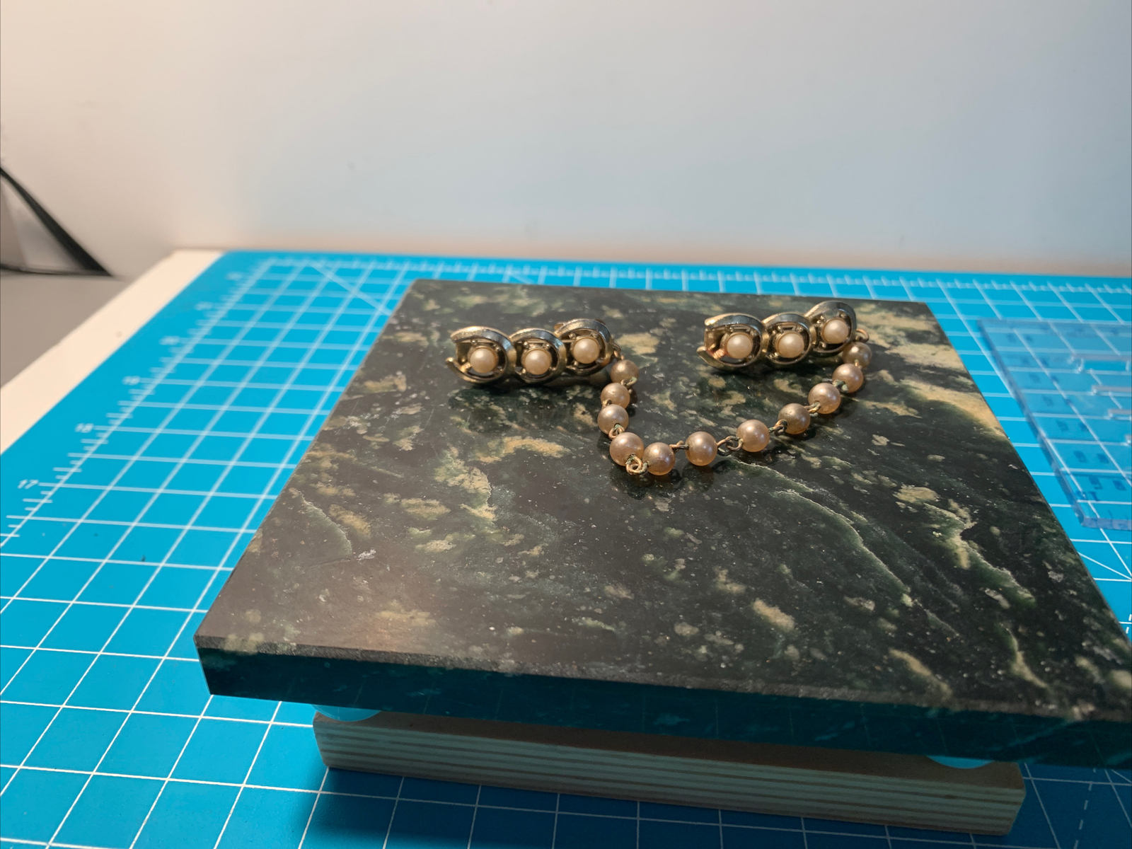 Vtg Jewelry Not Sure What It Is