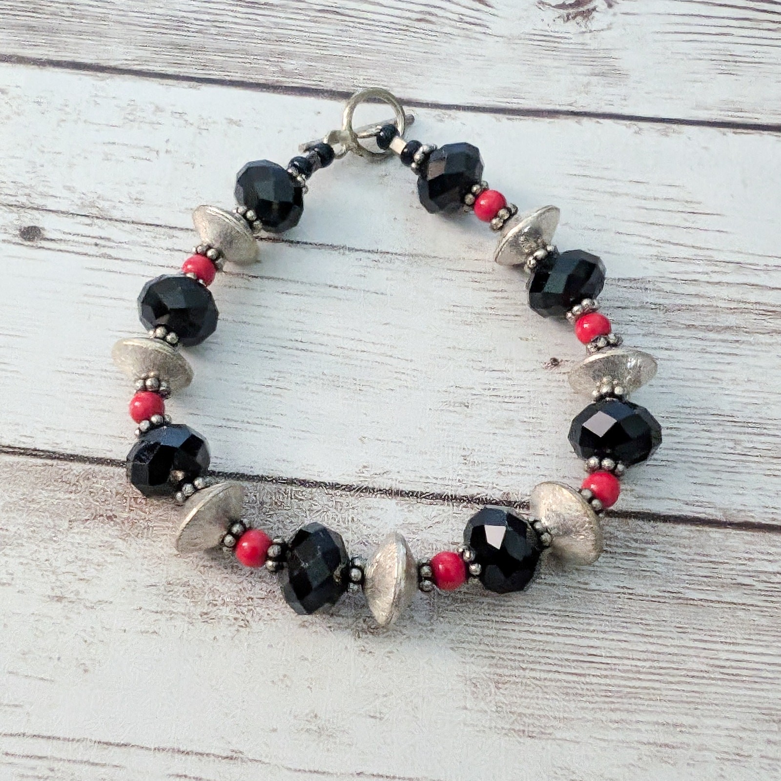 Vintage Bracelet – 7.5″ Black & Red Bracelet