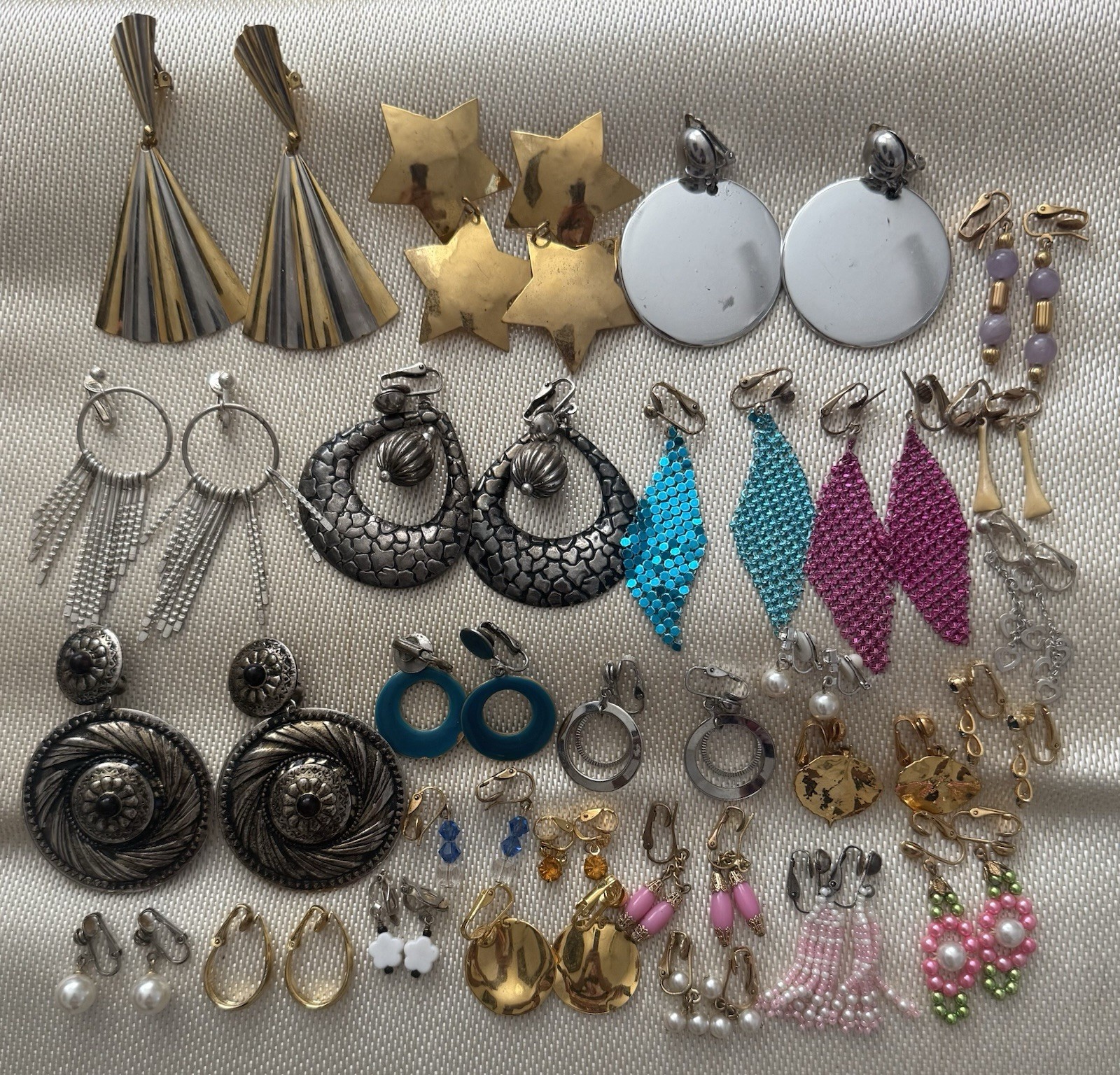 Vintage To Now Lot Of 26 PRs Clip On Earrings Lightweight Dangle Multiple Colors