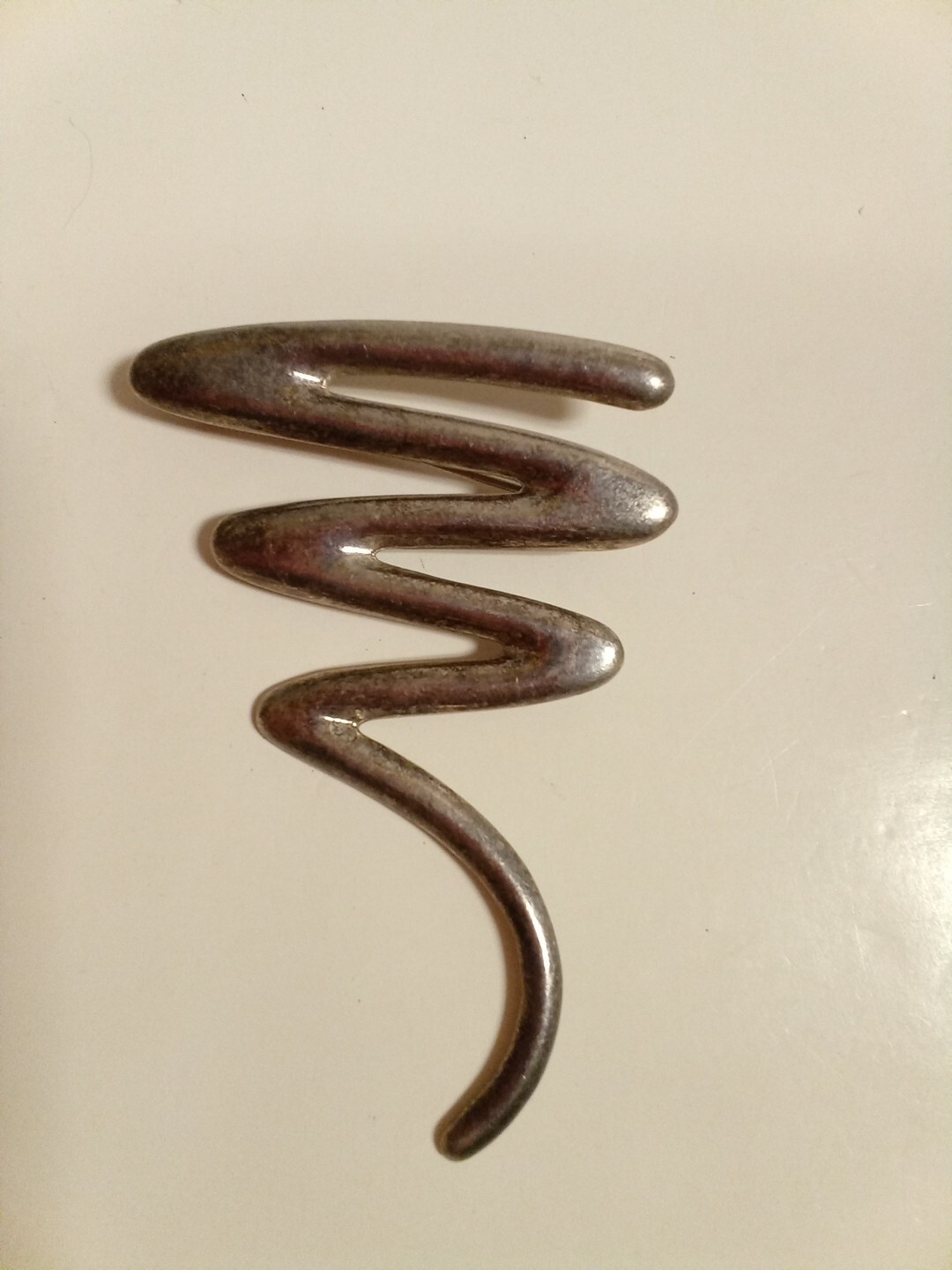 Vintage Swirl Twist Ribbon Gold Tone & Zig Zag Silver Tone Brooch Pin- E49