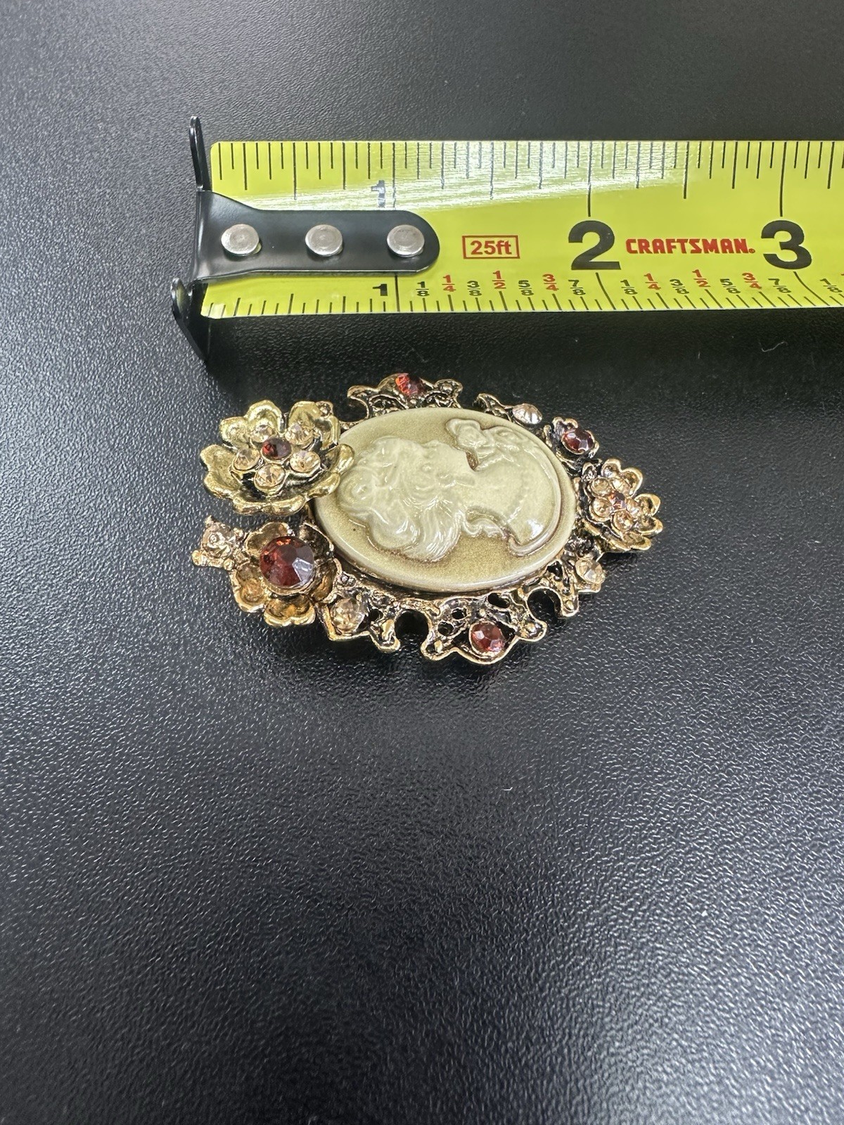 Vintage Cameo Brooch Floral Accents Gold Tone Oval Metal Resin