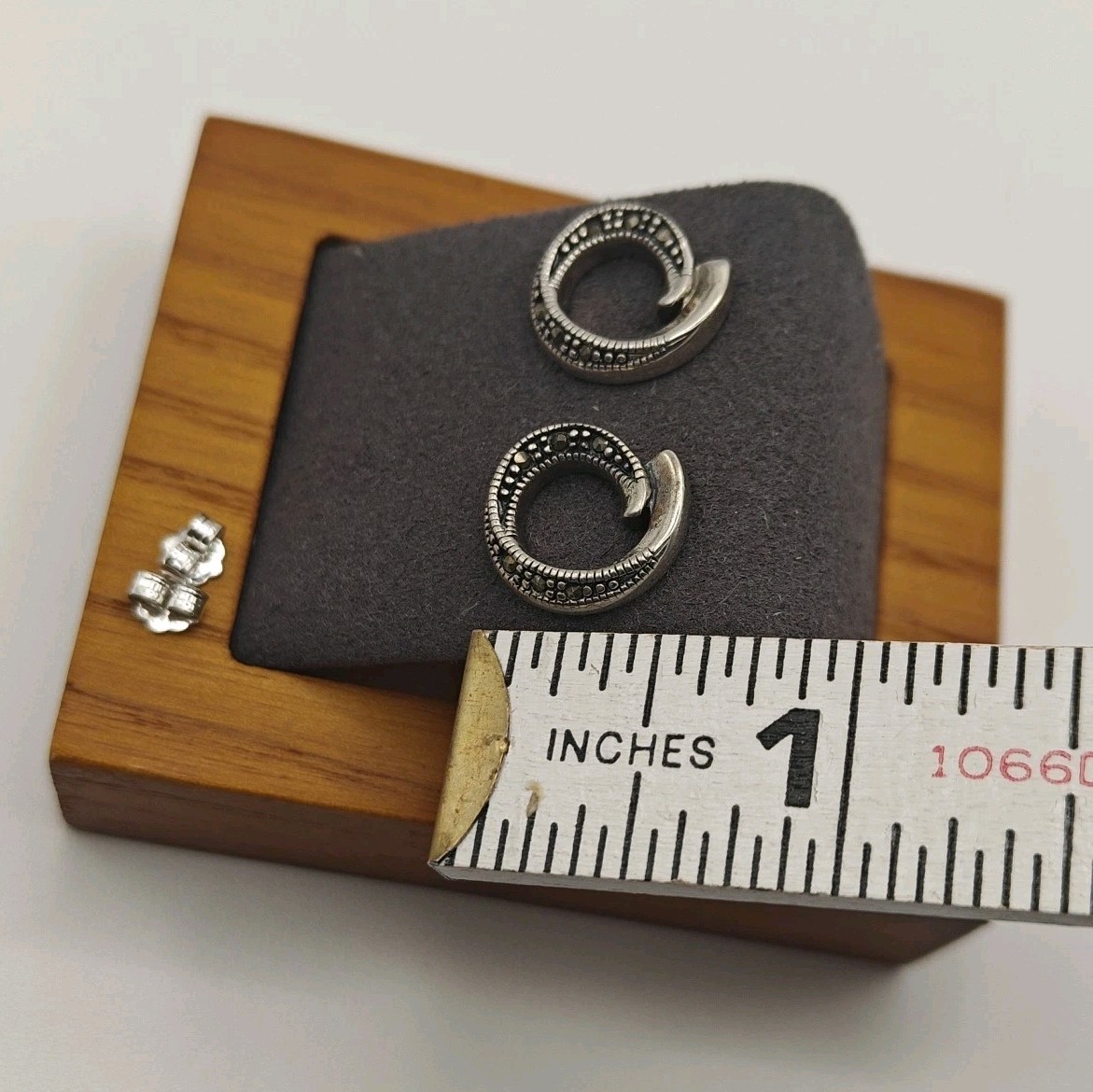 Vtg KTH Sterling Silver 925 Marcasite Circle Twist Stud Earring 4.43g Kit Heath