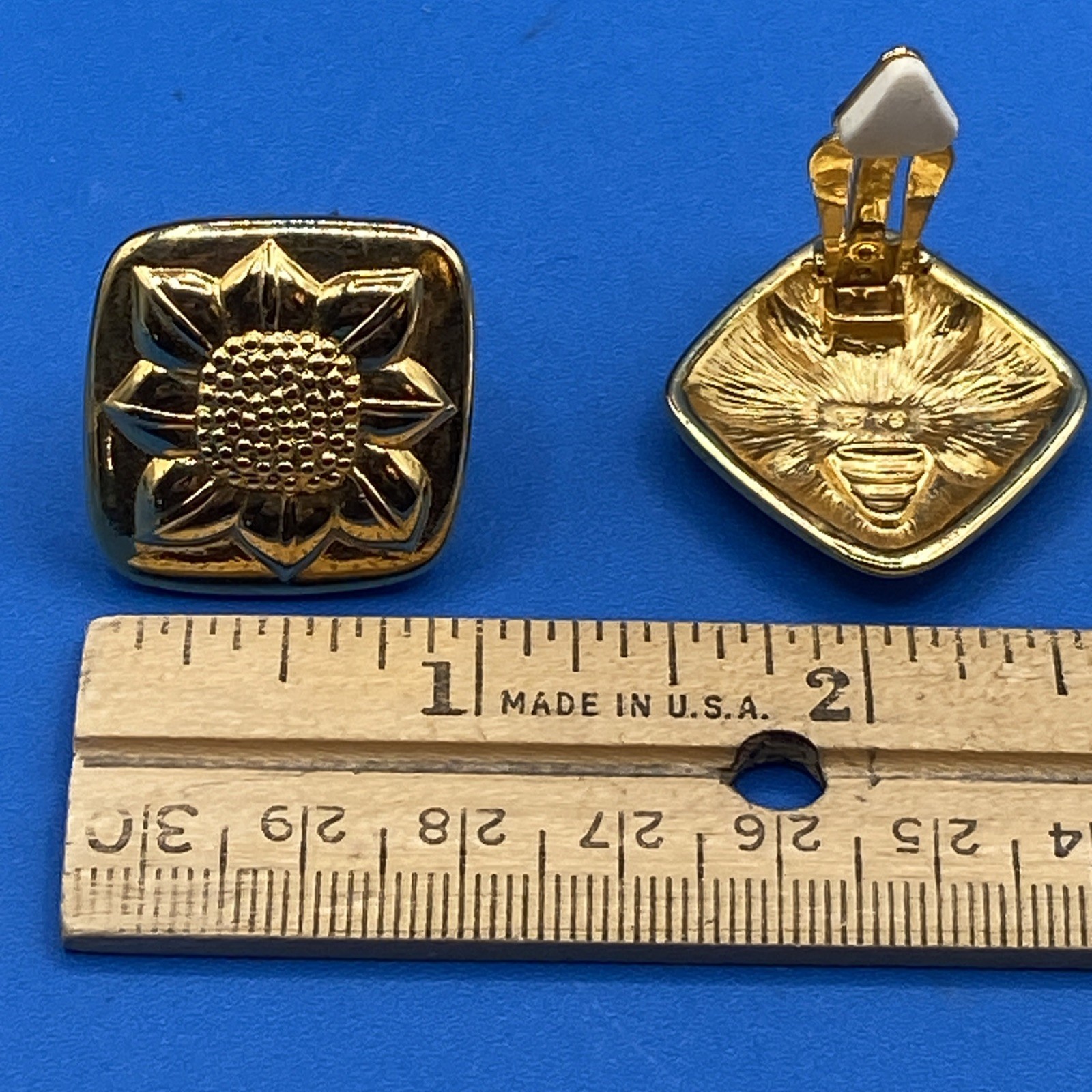Liz Claiborne Vintage 1980s 1990s EARRINGS clip-on SUNFLOWERS goldtone squares