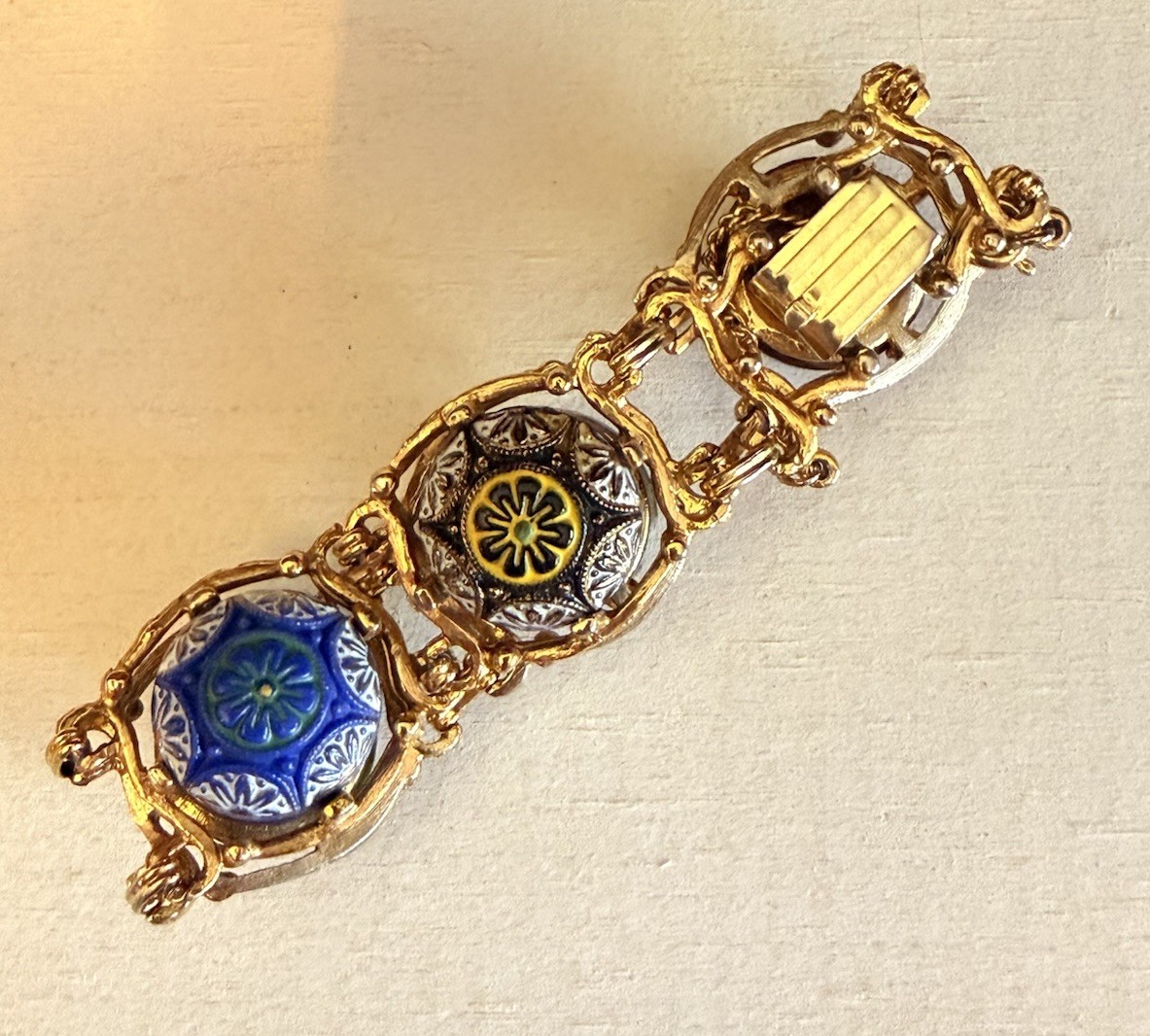 D&E for Celebrity Vintage Moroccan Matrix Glass Cabochon Bracelet