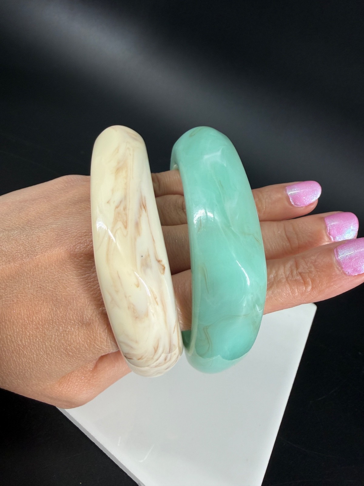Vintage Chunky Lucite Bangle Bracelet Stack Lot Marbled Cream Mint