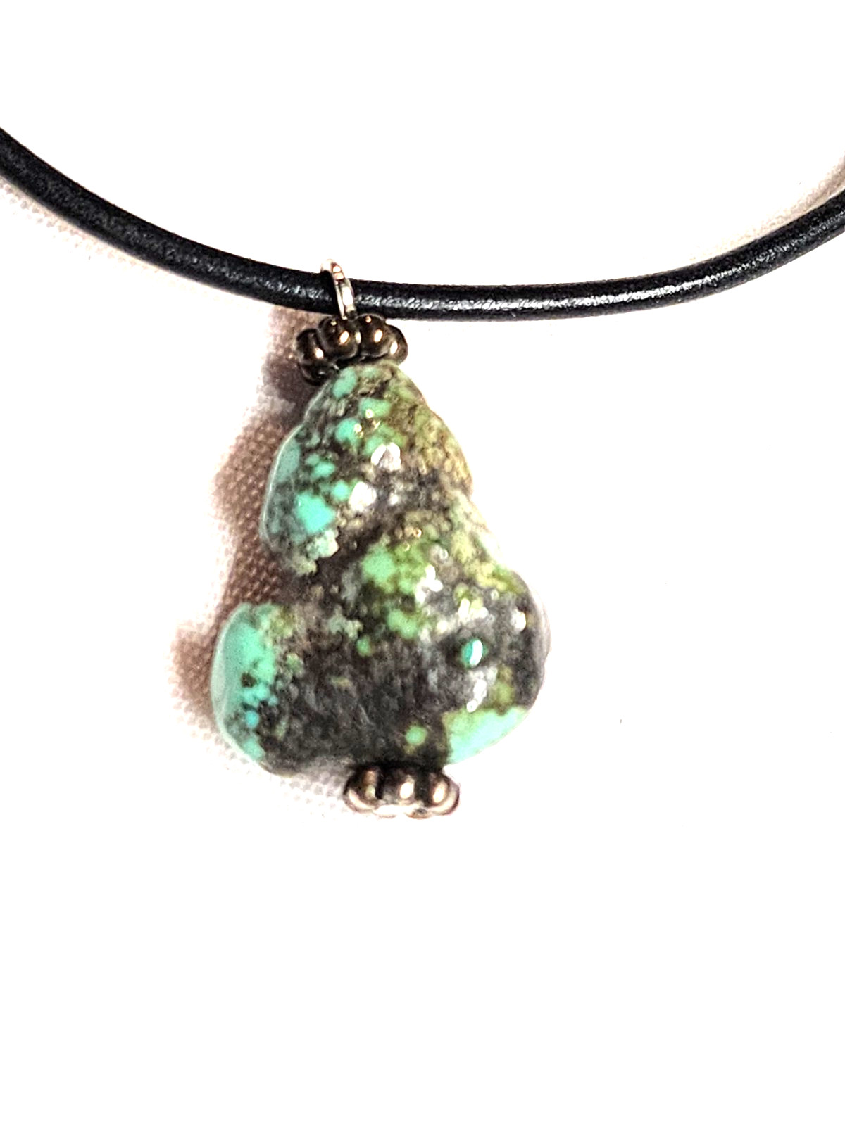 Vintage Natural South-Western Turquoise Bead Pendant Necklace 19″ Black Cord
