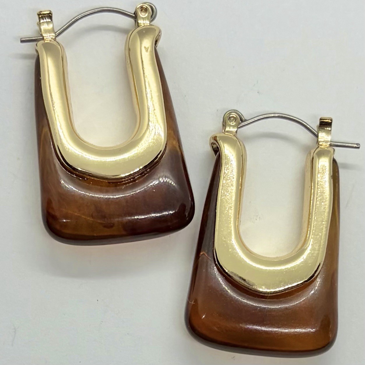 Vtg Amber Resin Chunky Saddle Hoop Statement Boxy Drop Earrings Goldtone Post