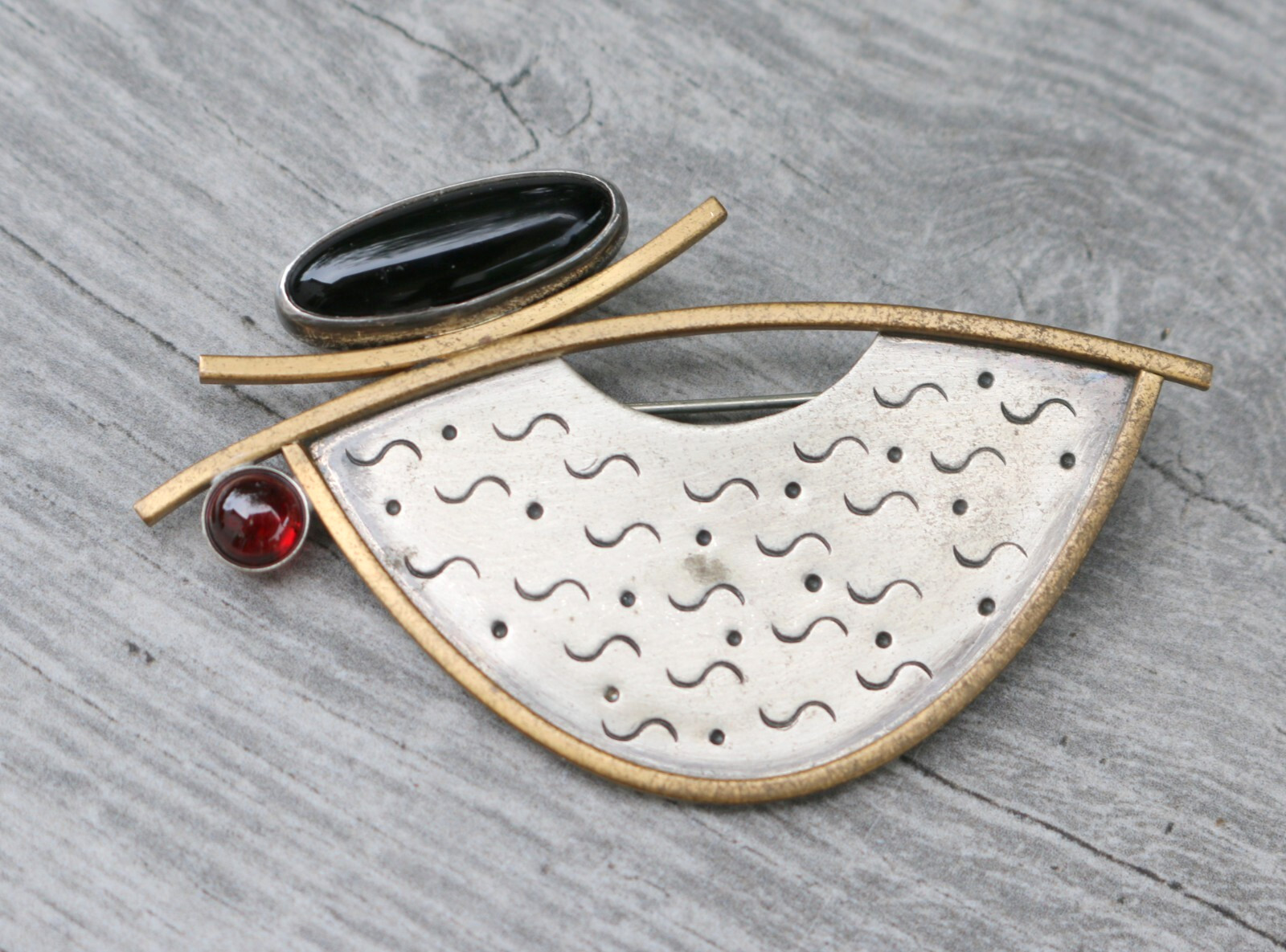 VTG Modernist Deborah CLOSE Sterling Mixed Metal Garnet Cabochon Onyx Pin Brooch